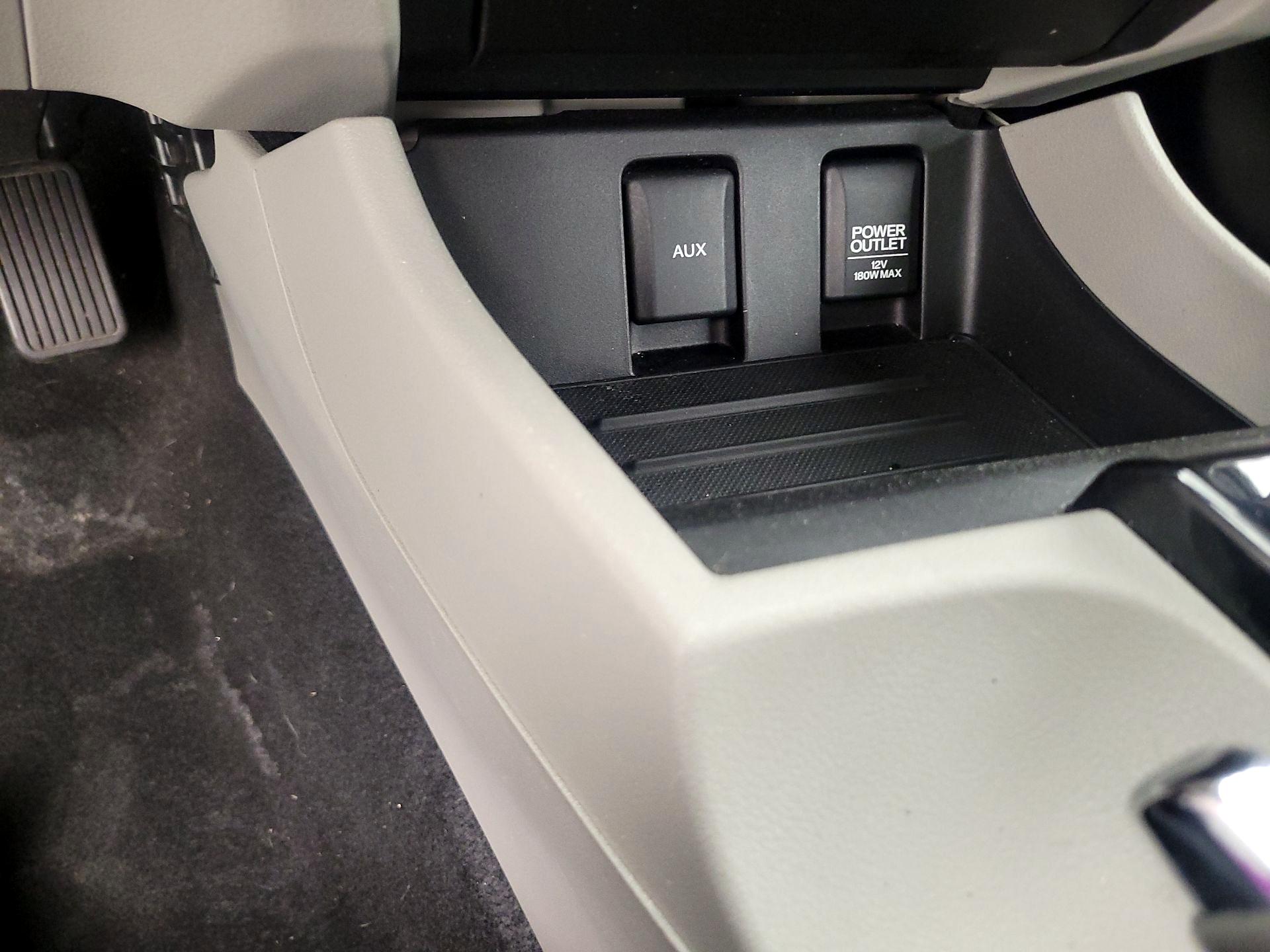 Thumbnail: 2014 Honda Civic - 18