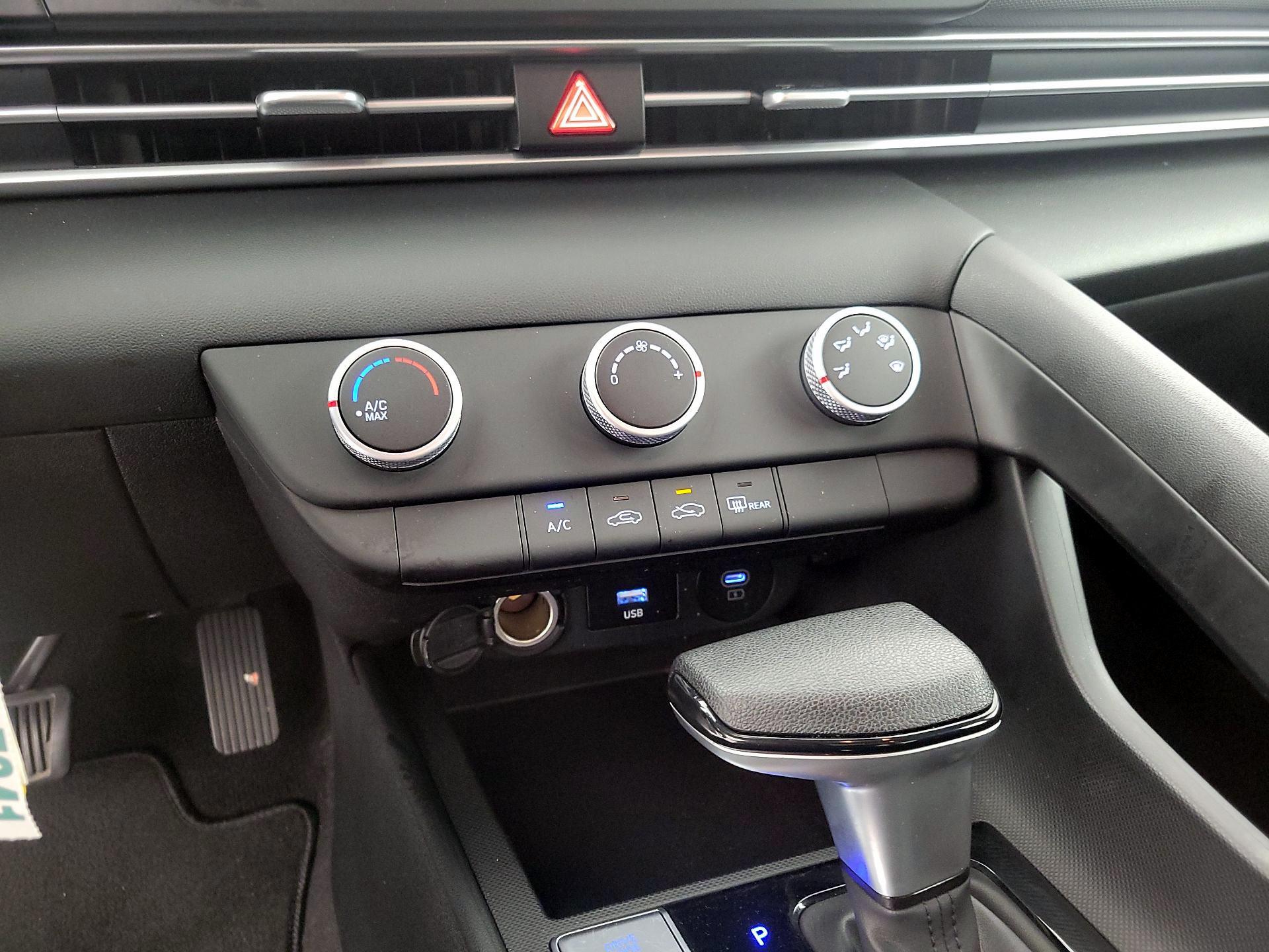 Thumbnail: 2025 Hyundai Elantra - 16