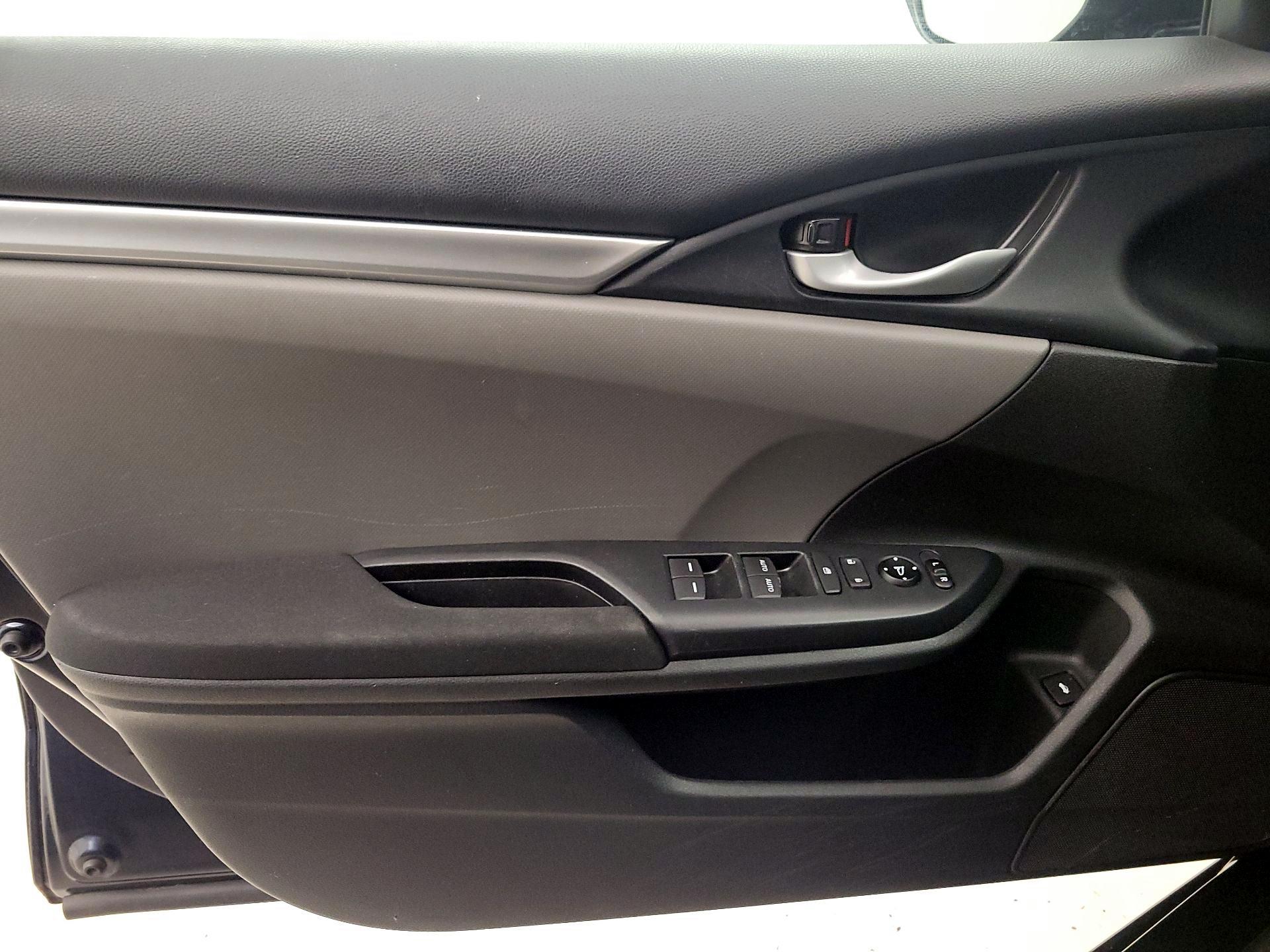 Thumbnail: 2017 Honda Civic - 12