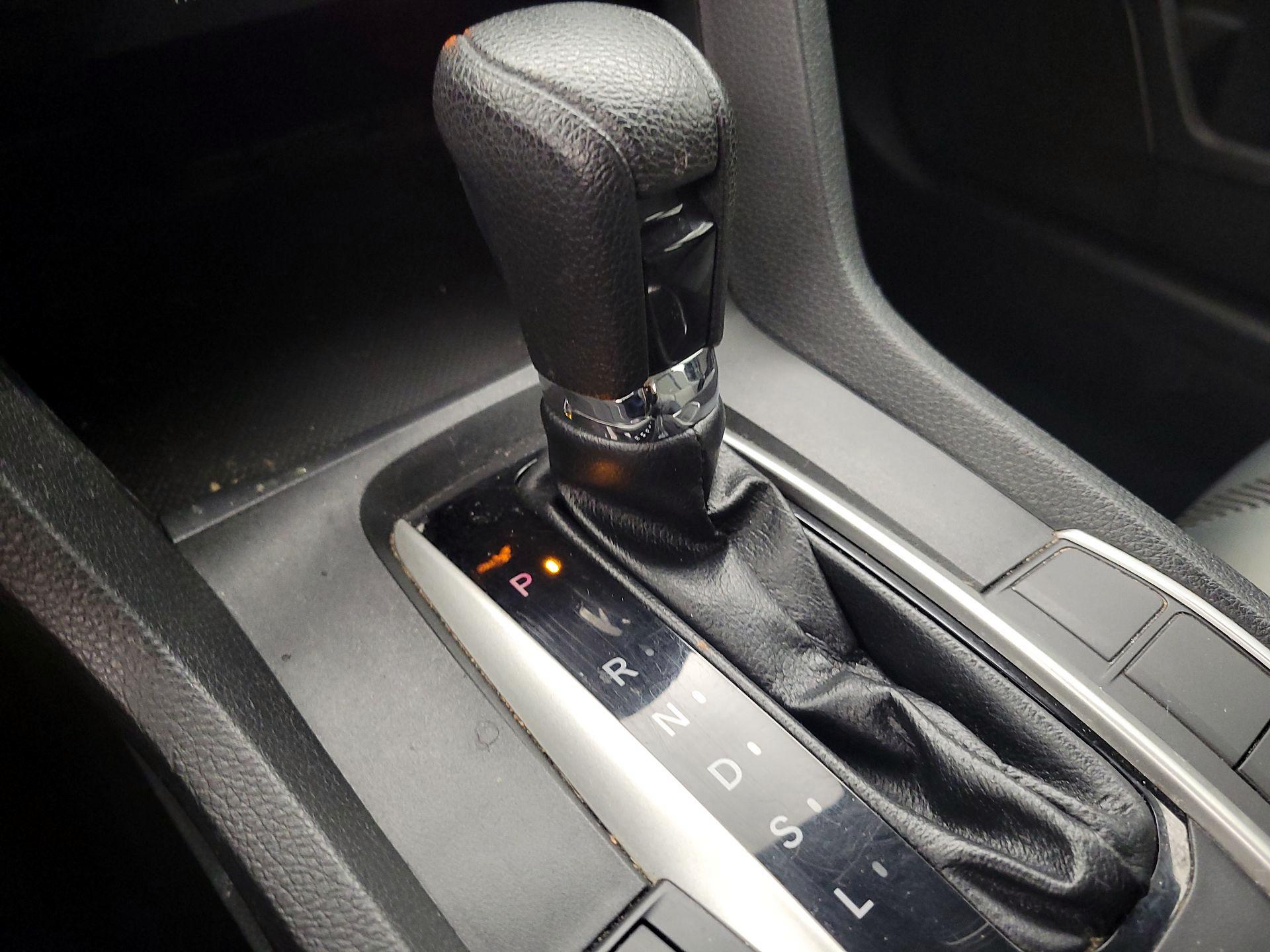 Thumbnail: 2017 Honda Civic - 17