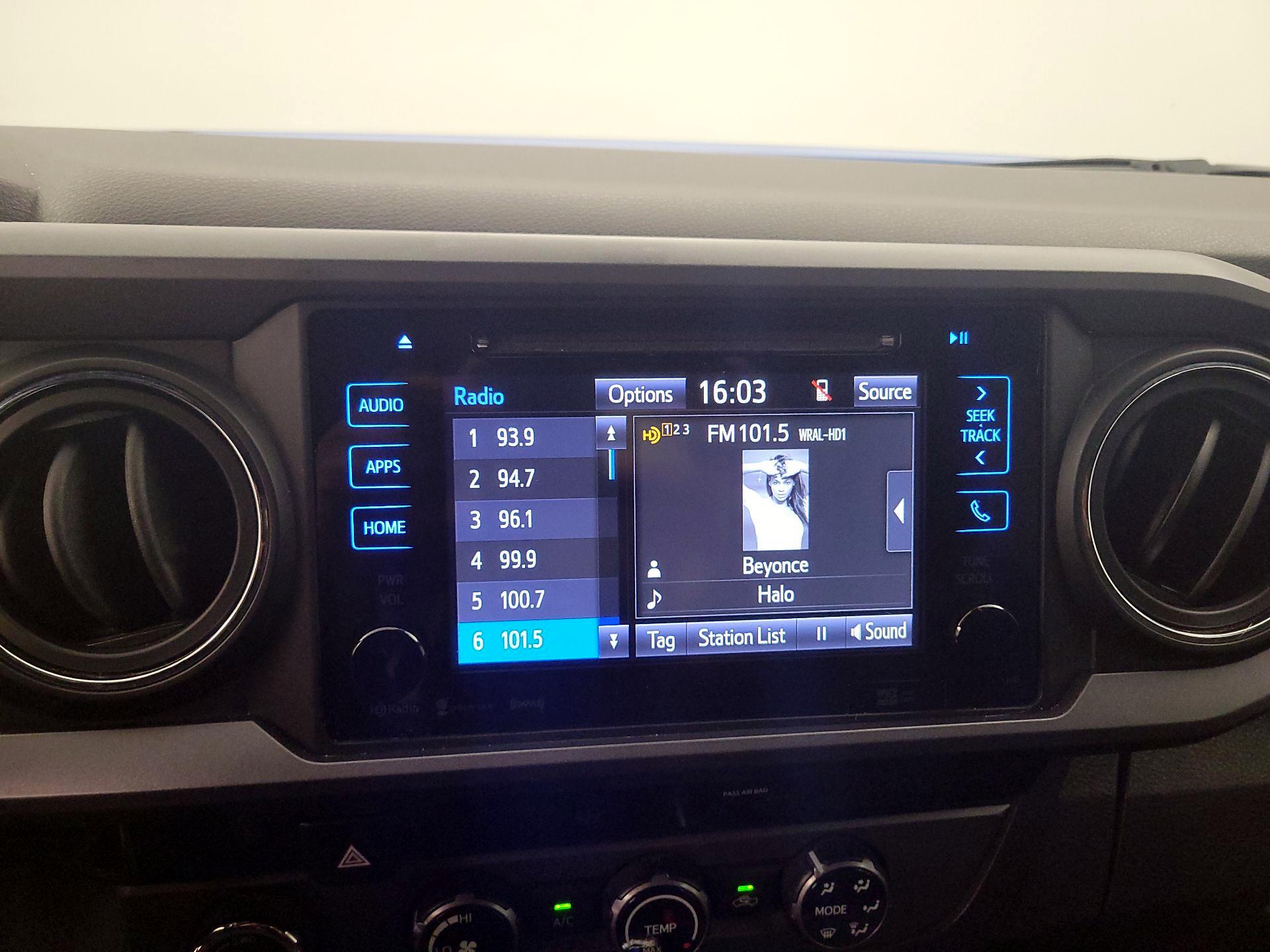 Thumbnail: 2018 Toyota Tacoma - 15