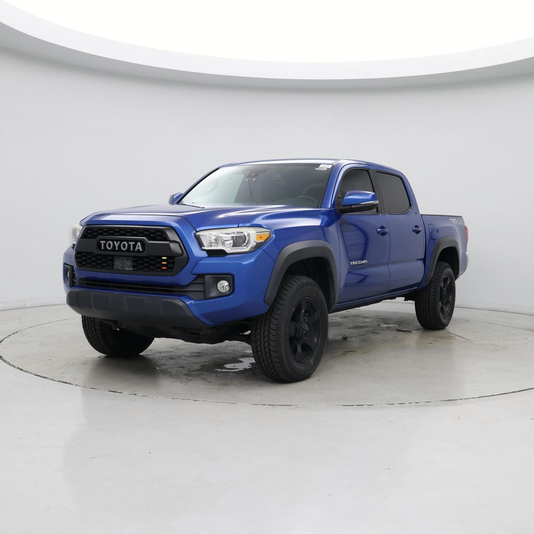 Thumbnail: 2018 Toyota Tacoma - 4