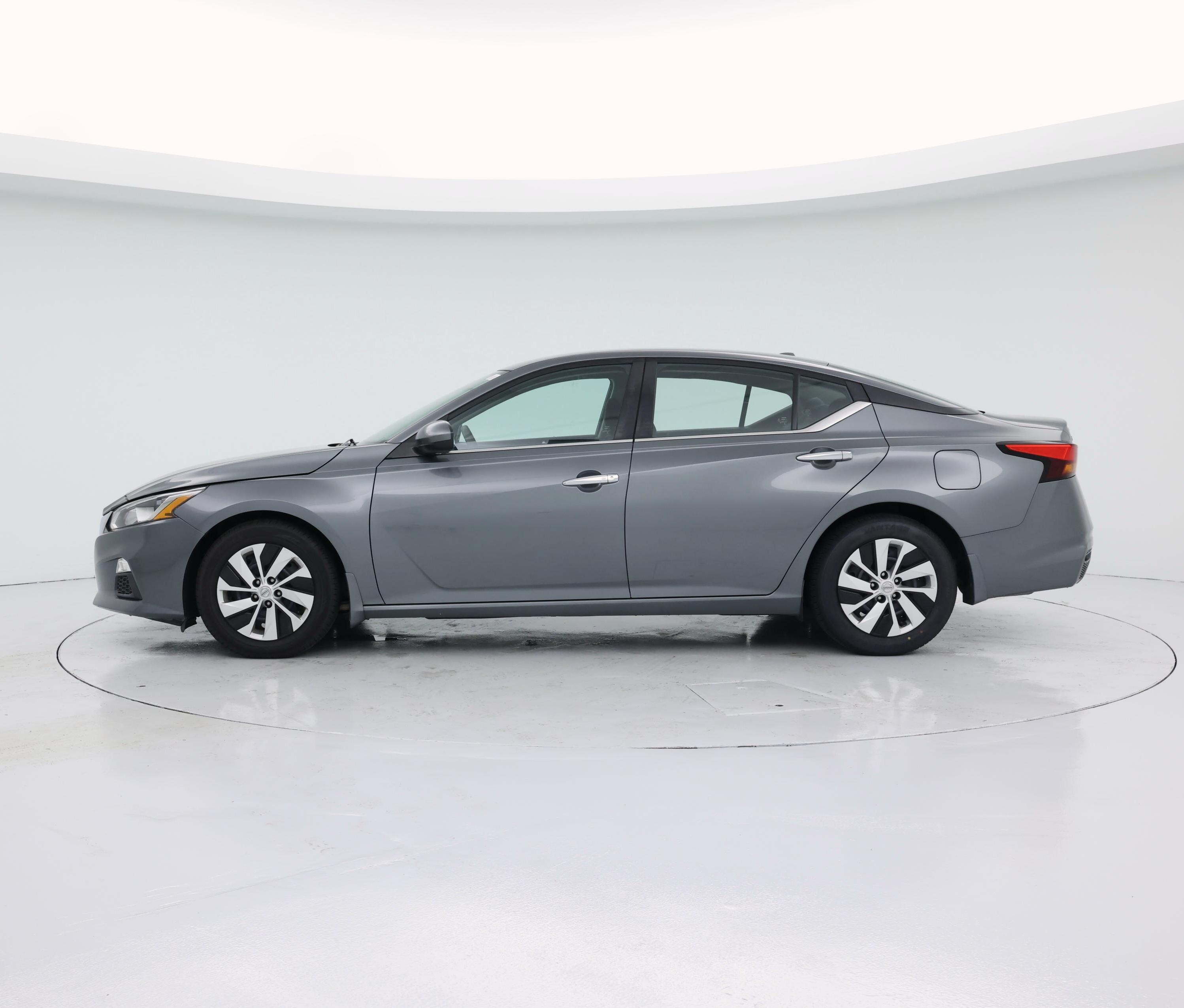 Thumbnail: 2020 Nissan Altima - 3