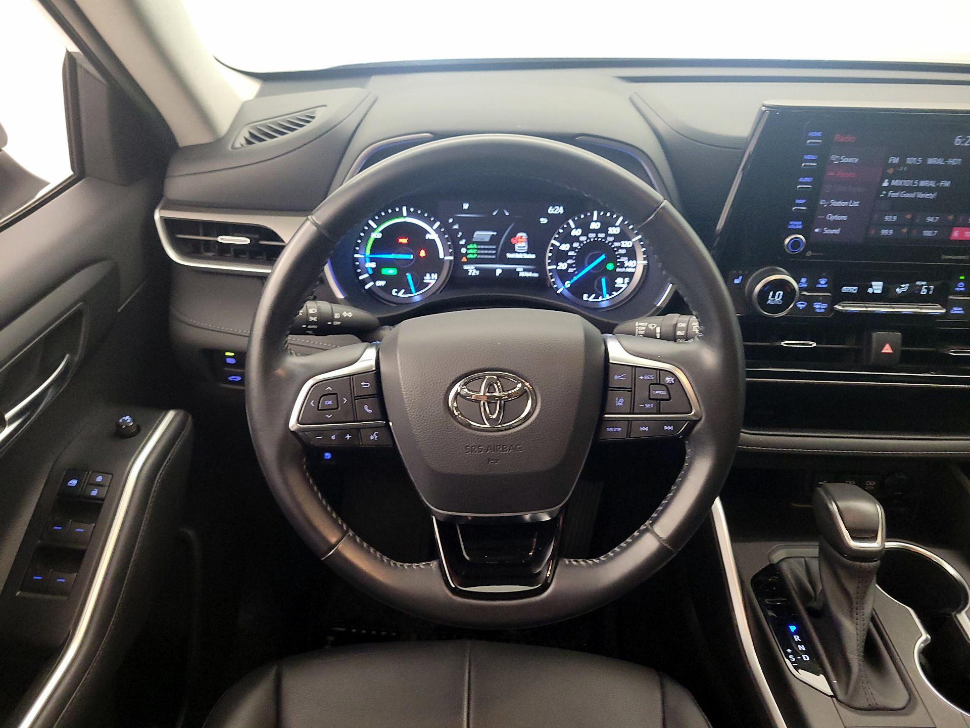 Thumbnail: 2021 Toyota Highlander - 10