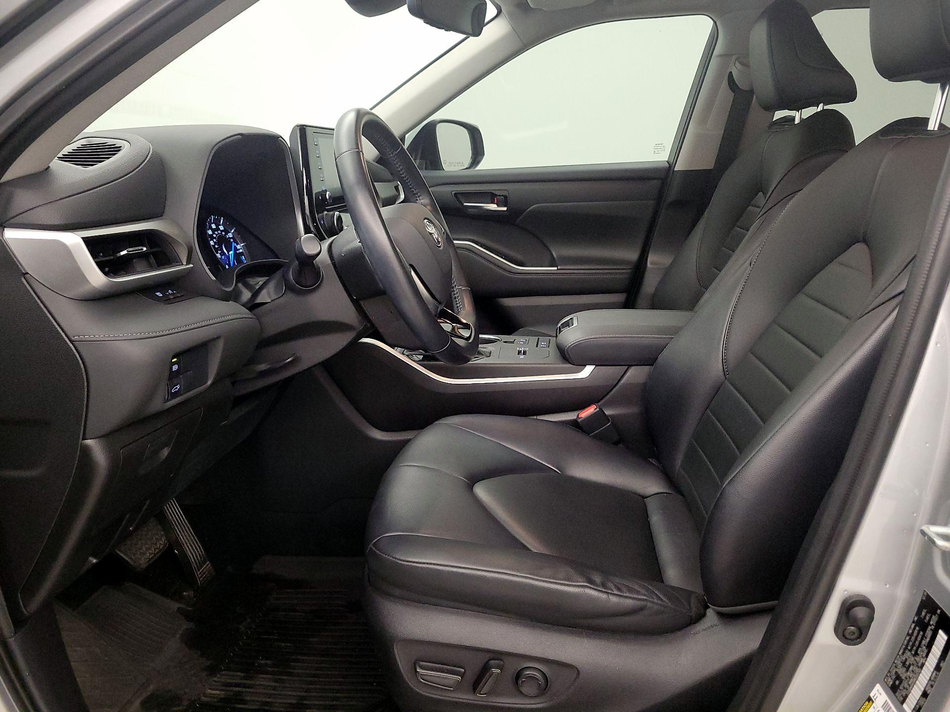 Thumbnail: 2021 Toyota Highlander - 11