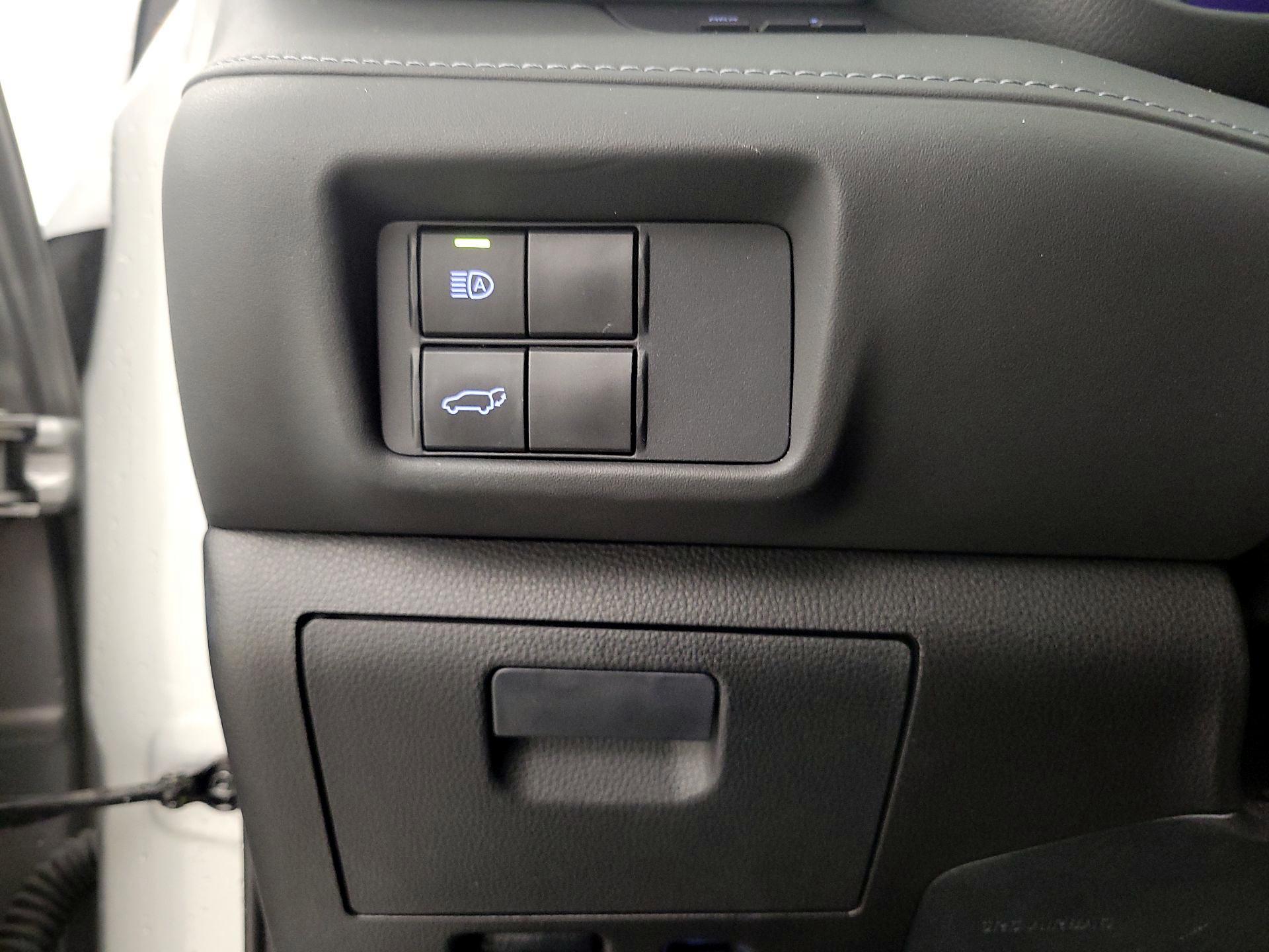 Thumbnail: 2021 Toyota Highlander - 13