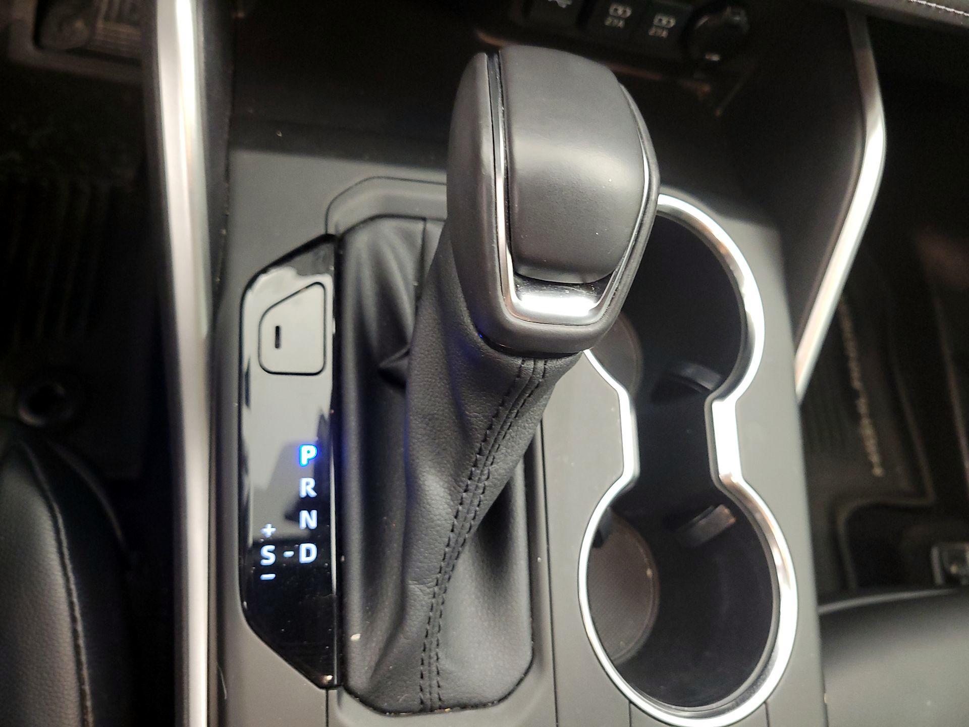 Thumbnail: 2021 Toyota Highlander - 17