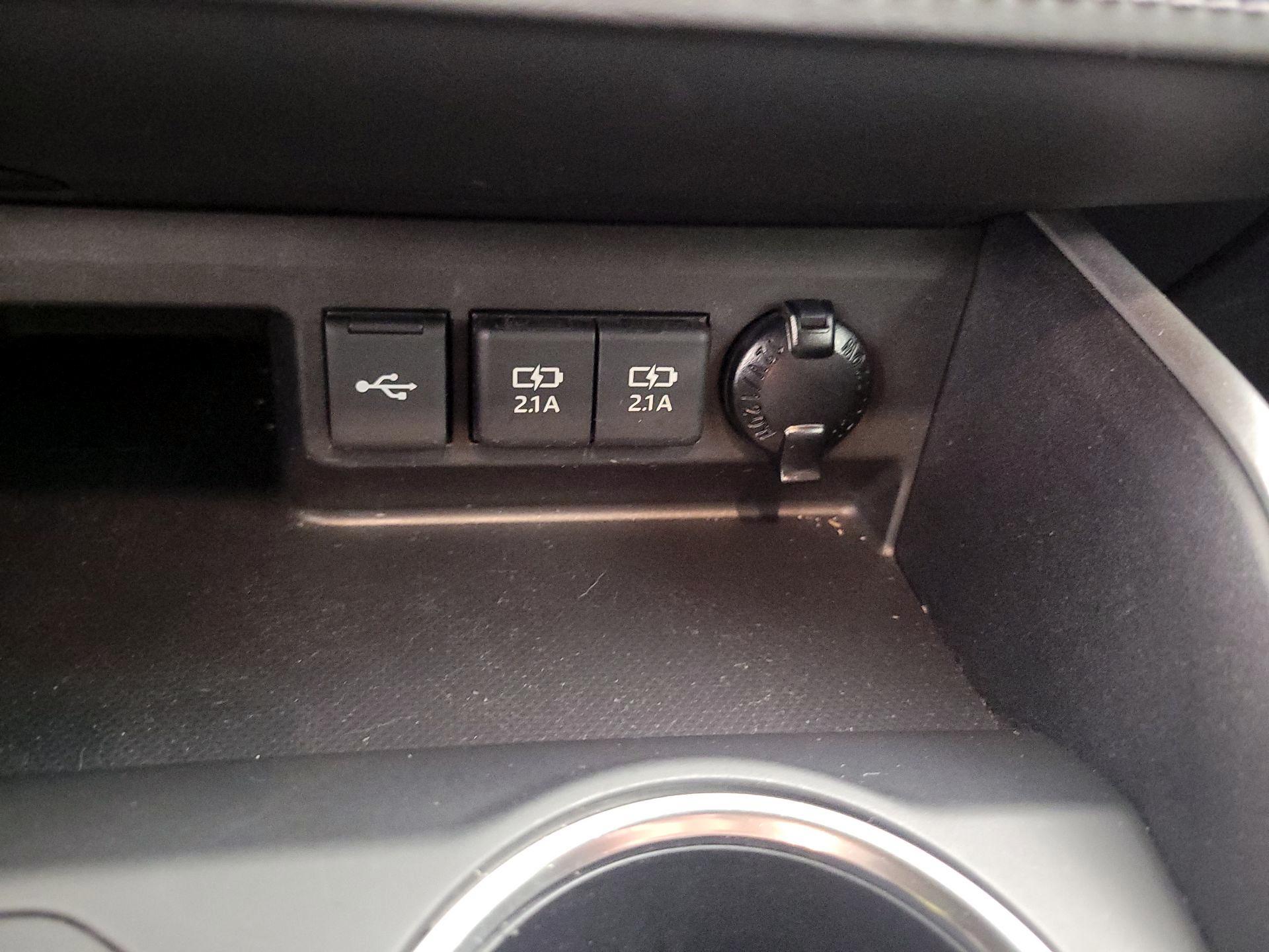 Thumbnail: 2021 Toyota Highlander - 18