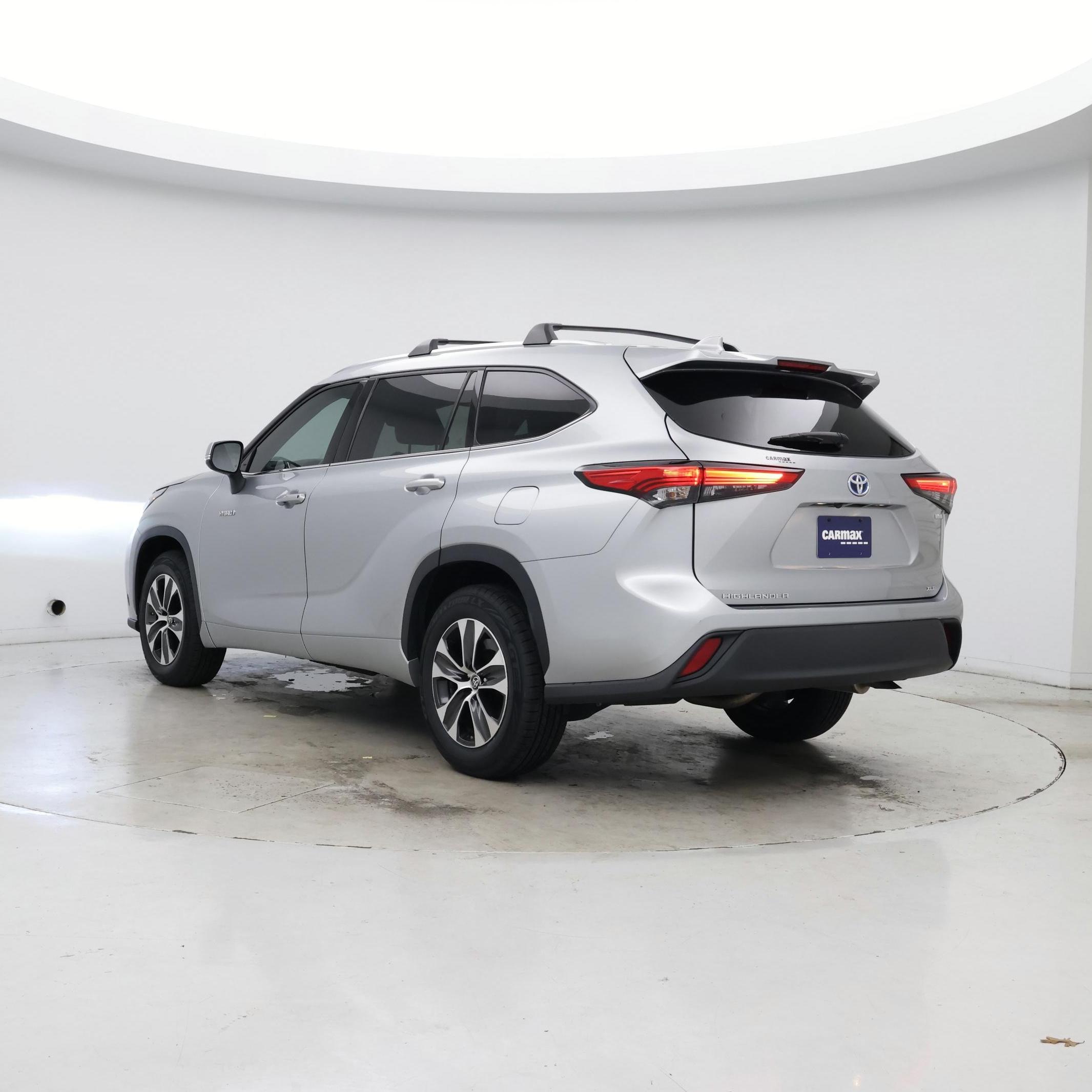 Thumbnail: 2021 Toyota Highlander - 2