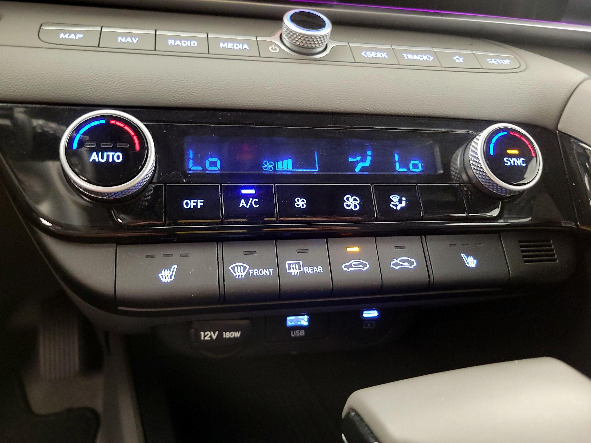 Thumbnail: 2025 Hyundai Elantra - 17