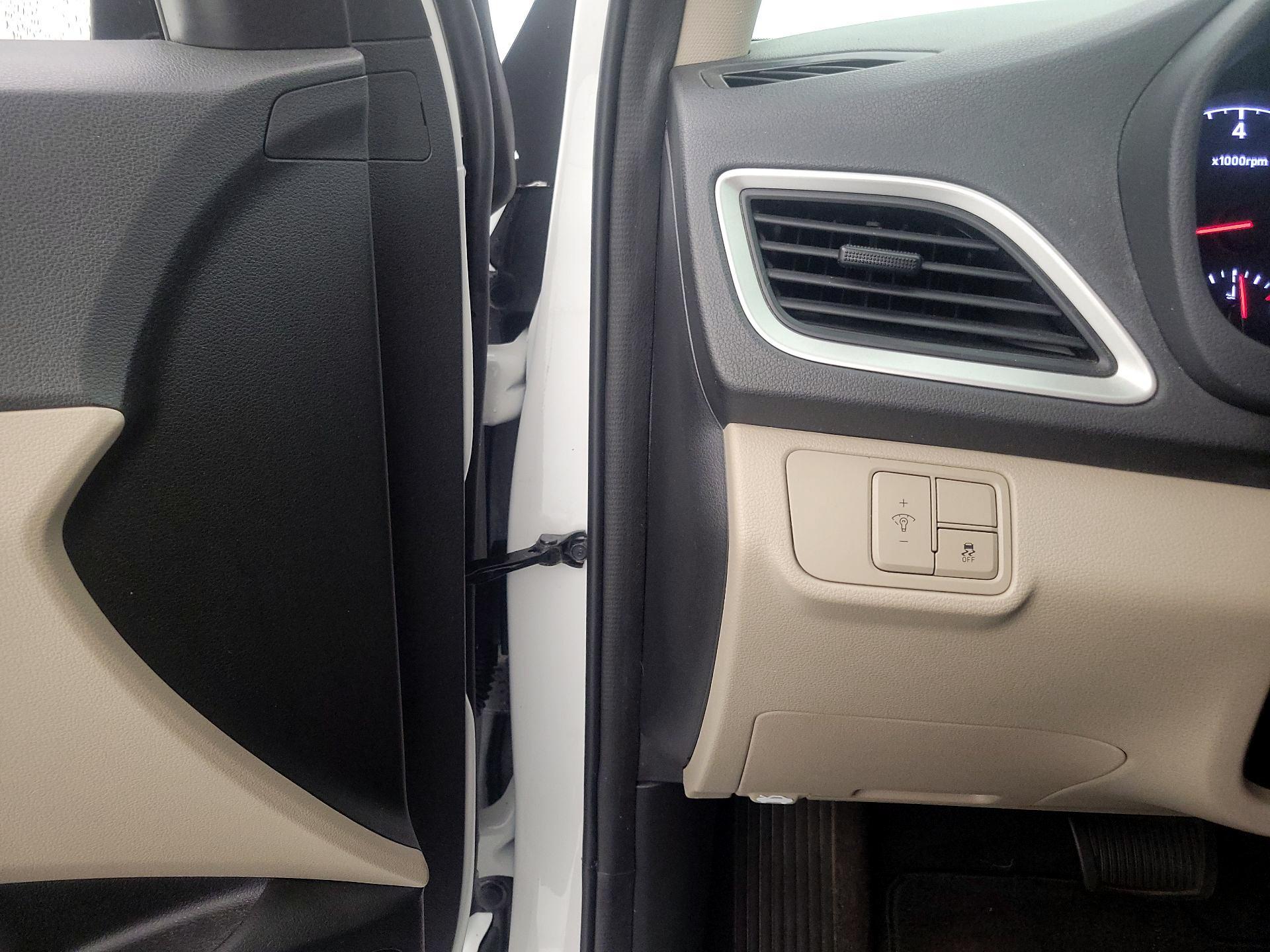 Thumbnail: 2022 Hyundai Accent - 13