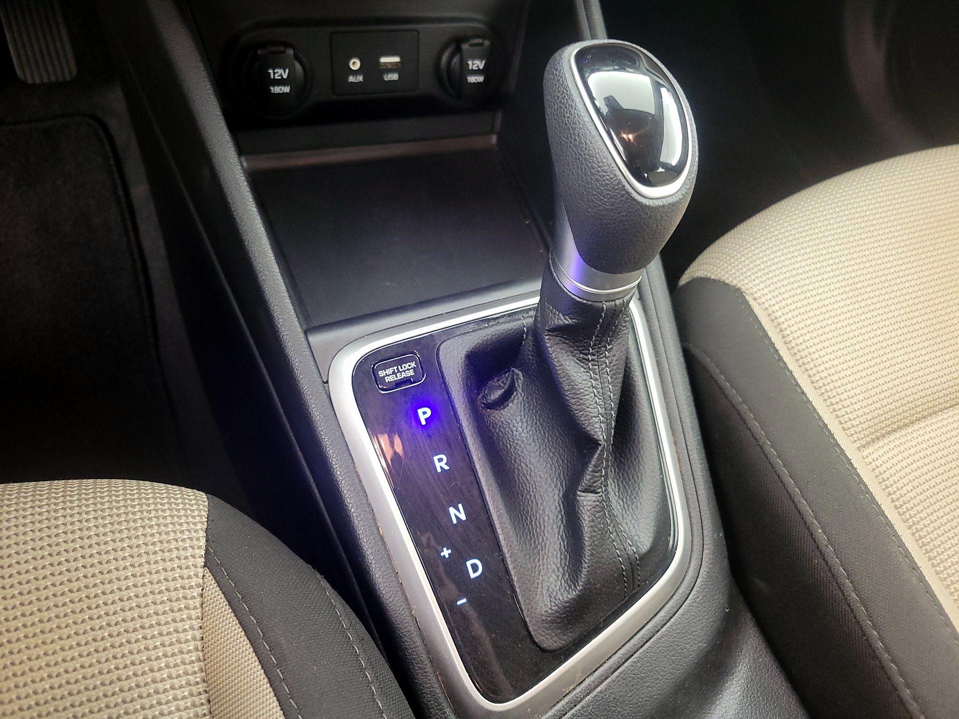 Thumbnail: 2022 Hyundai Accent - 17