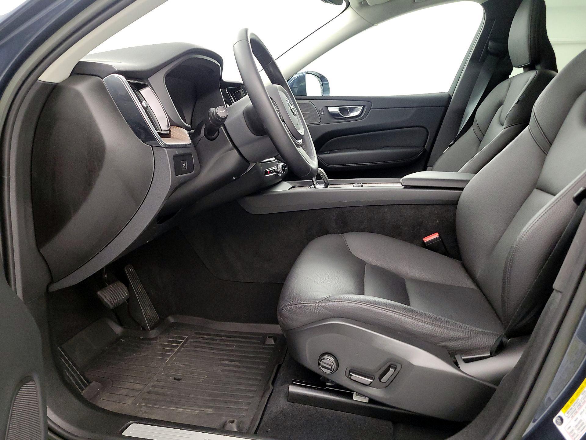 Thumbnail: 2023 Volvo XC60 - 11