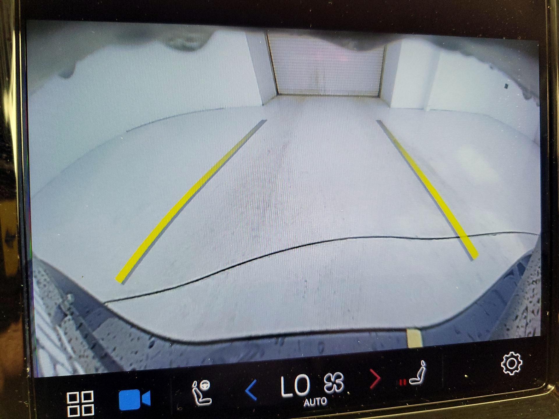 Thumbnail: 2023 Volvo XC60 - 15