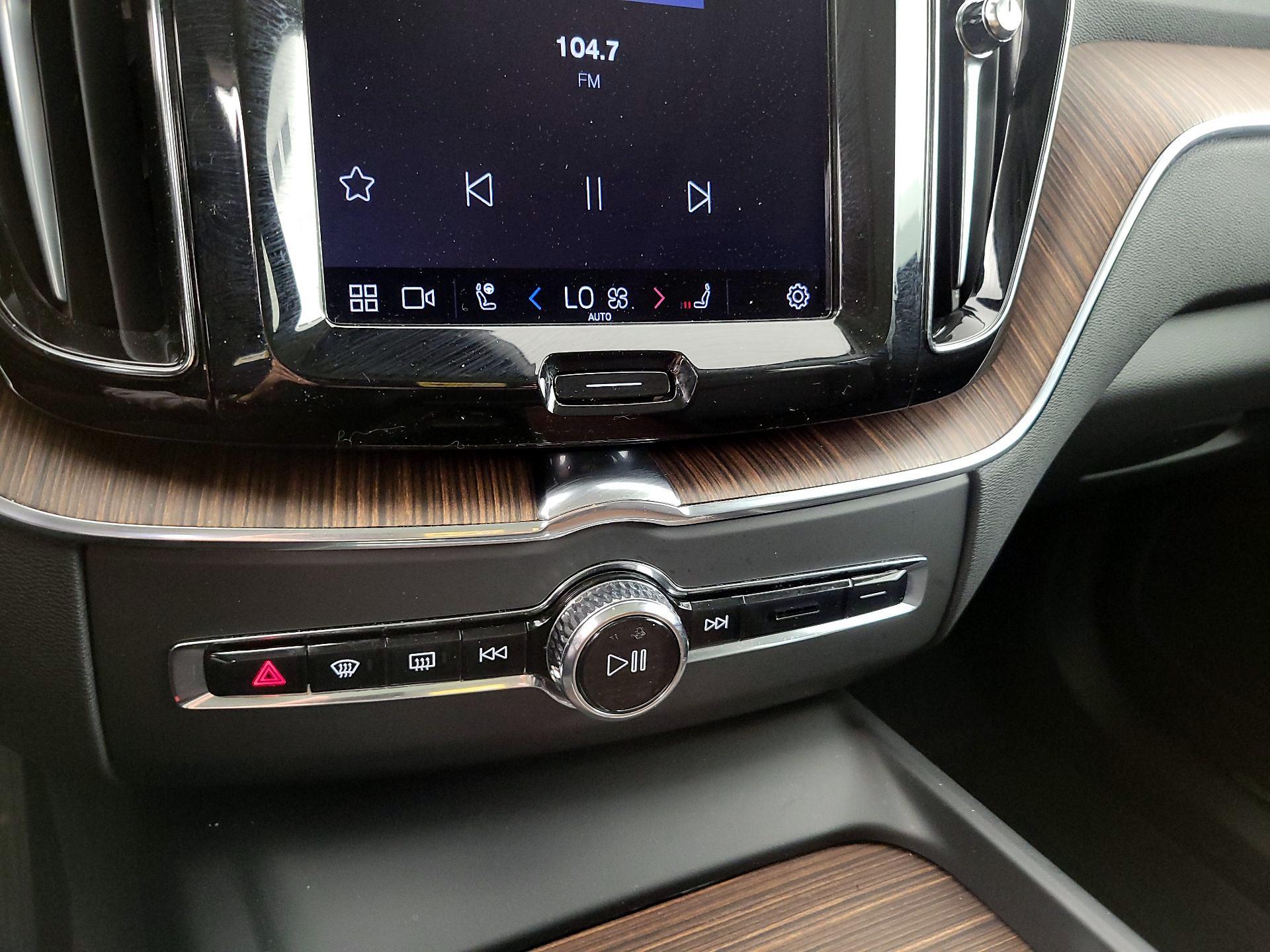 Thumbnail: 2023 Volvo XC60 - 17