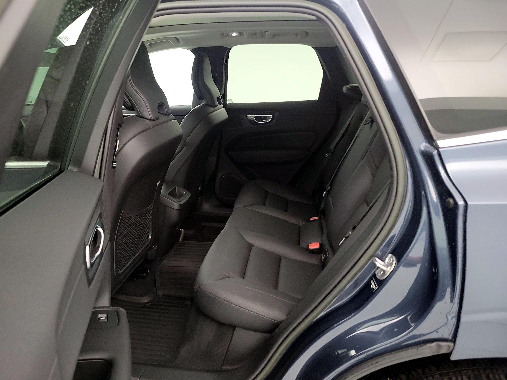 Thumbnail: 2023 Volvo XC60 - 20