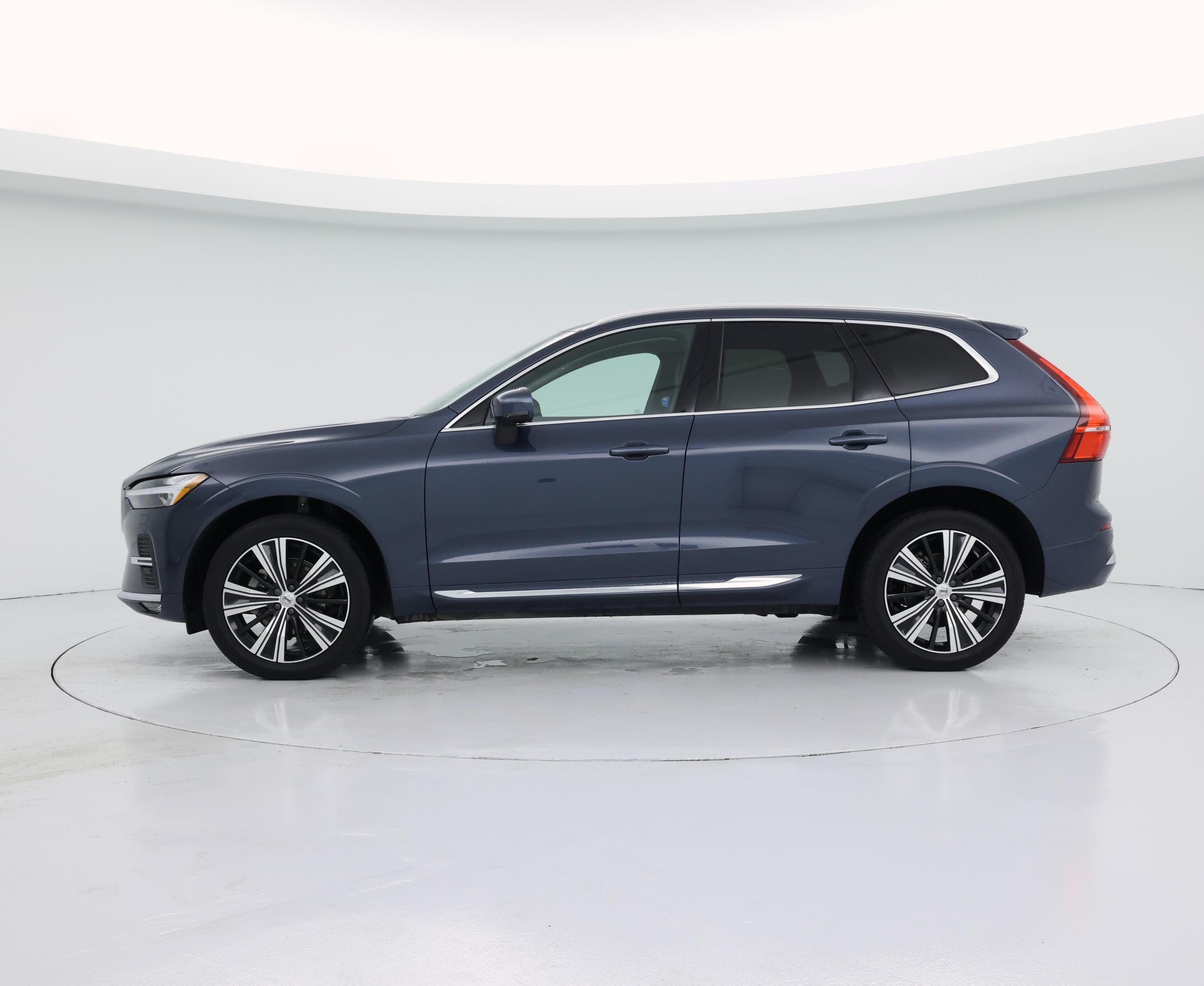 Thumbnail: 2023 Volvo XC60 - 3
