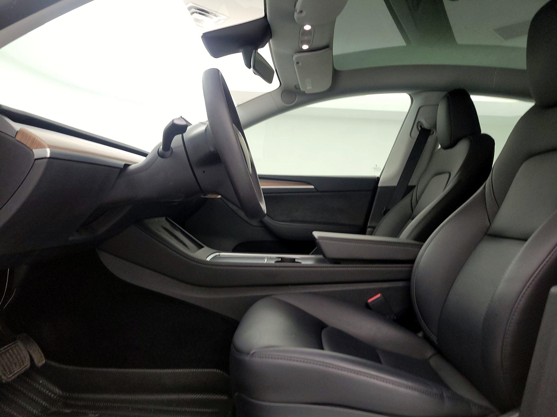 Thumbnail: 2023 Tesla Model Y - 18