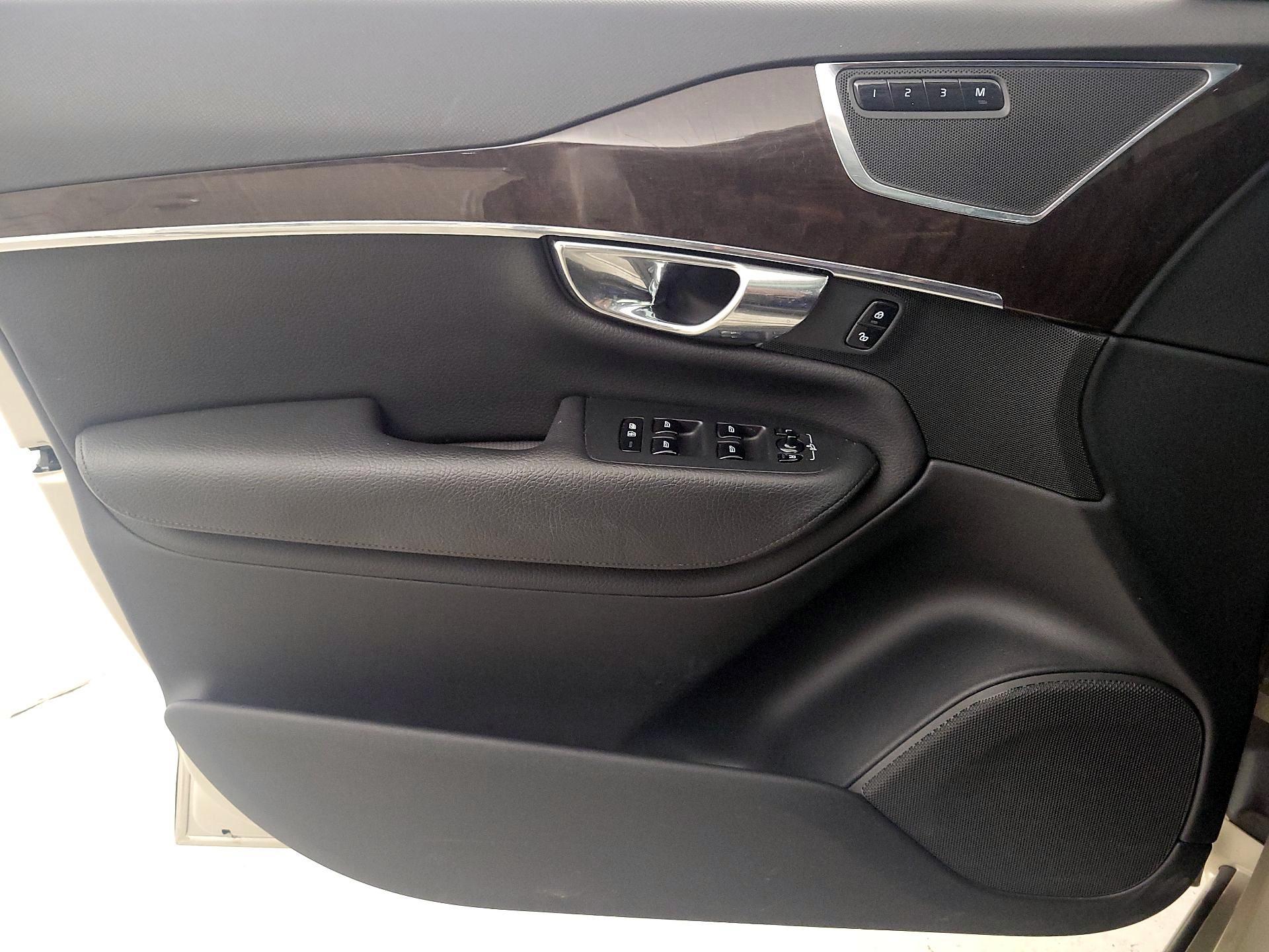 Thumbnail: 2017 Volvo XC90 - 12