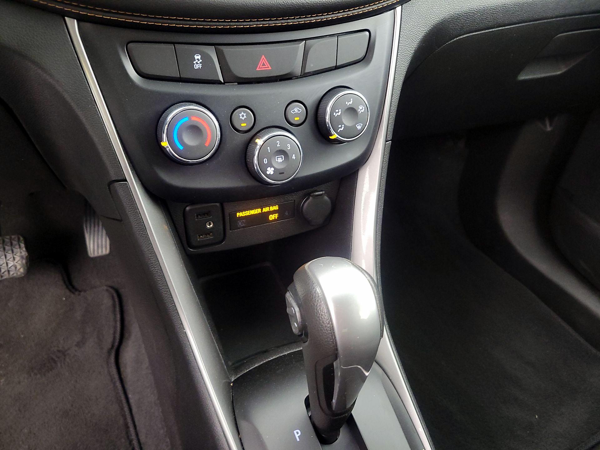 Thumbnail: 2019 Chevrolet Trax - 16