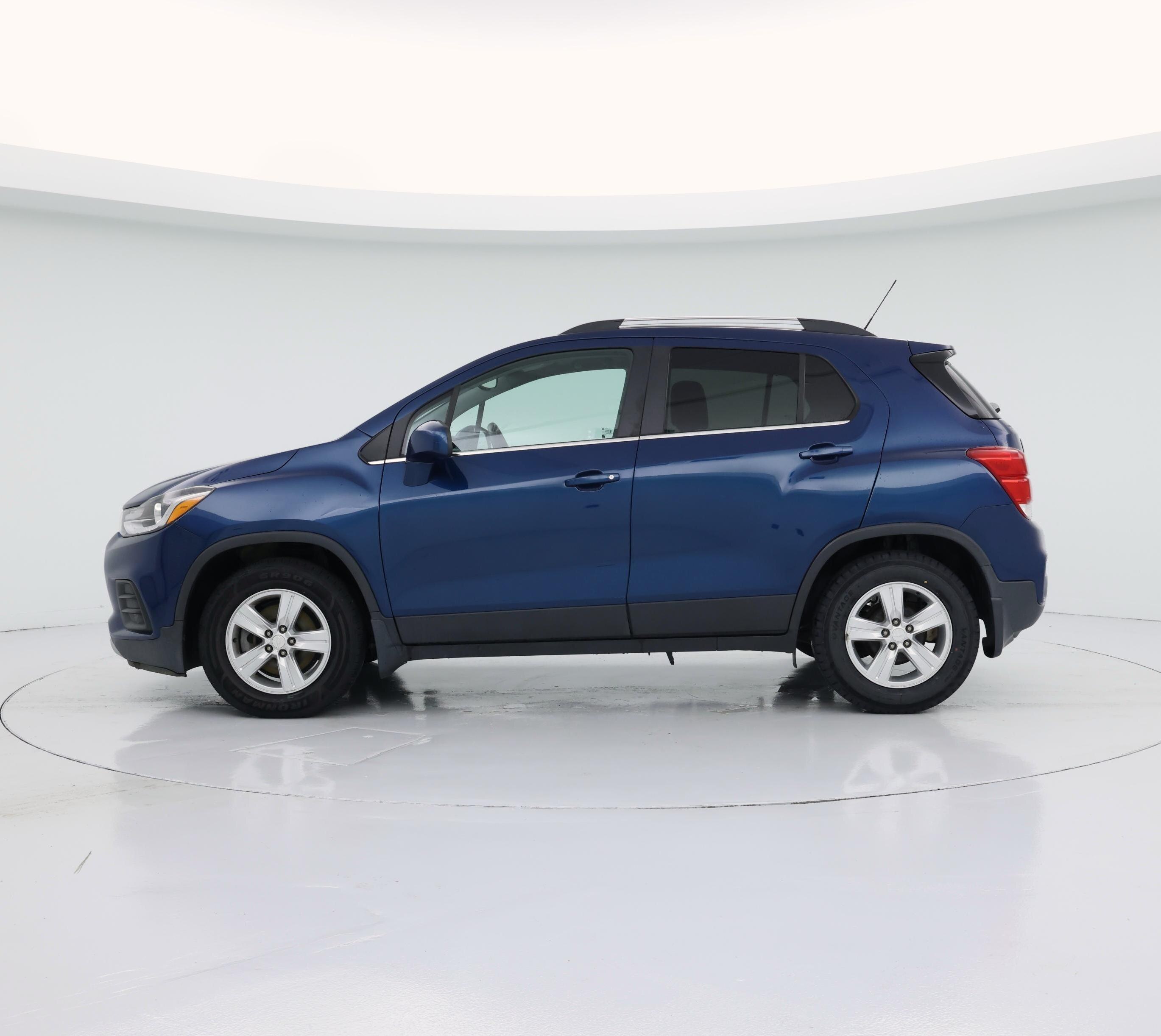 Thumbnail: 2019 Chevrolet Trax - 3