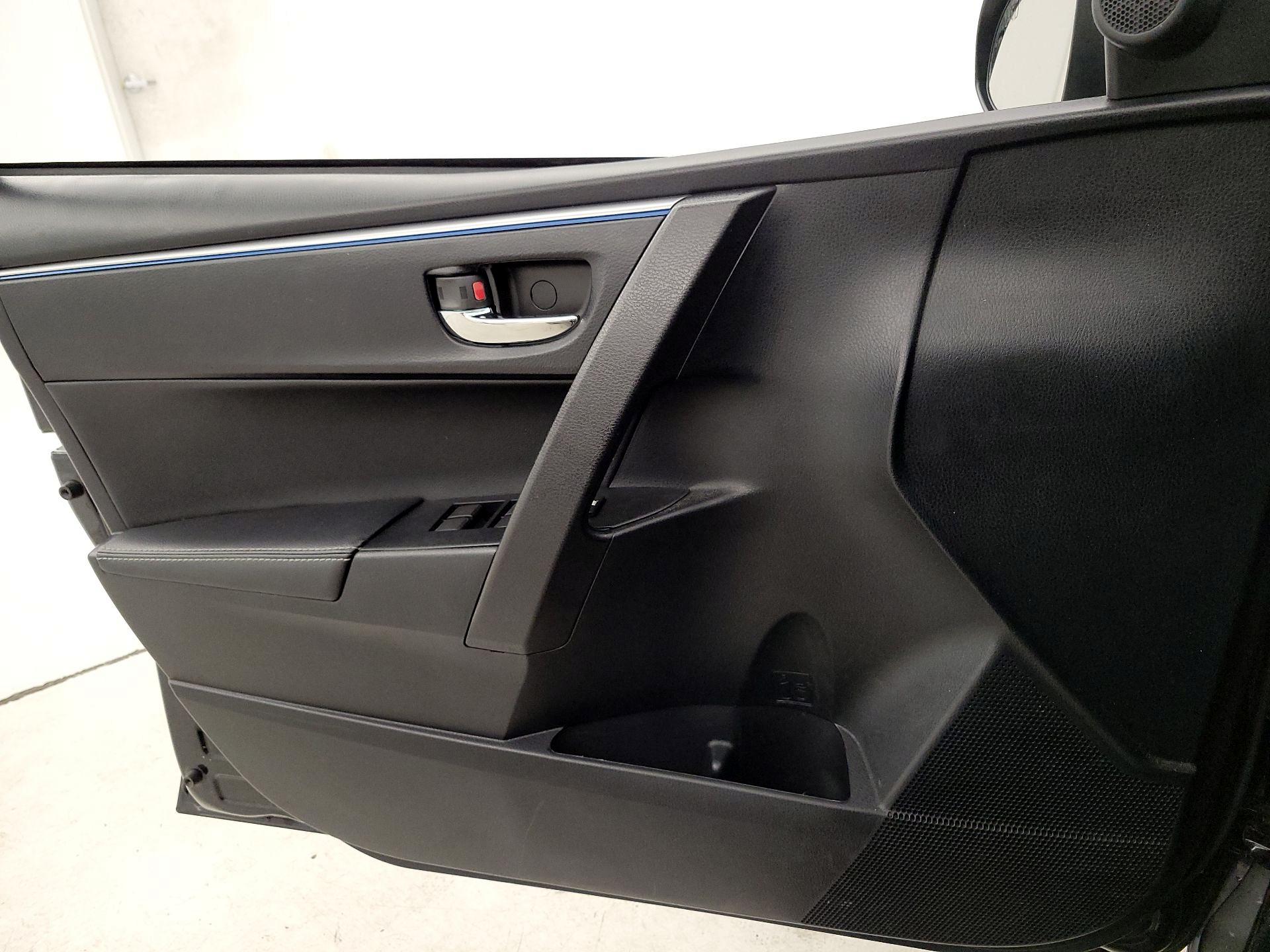 Thumbnail: 2014 Toyota Corolla - 12