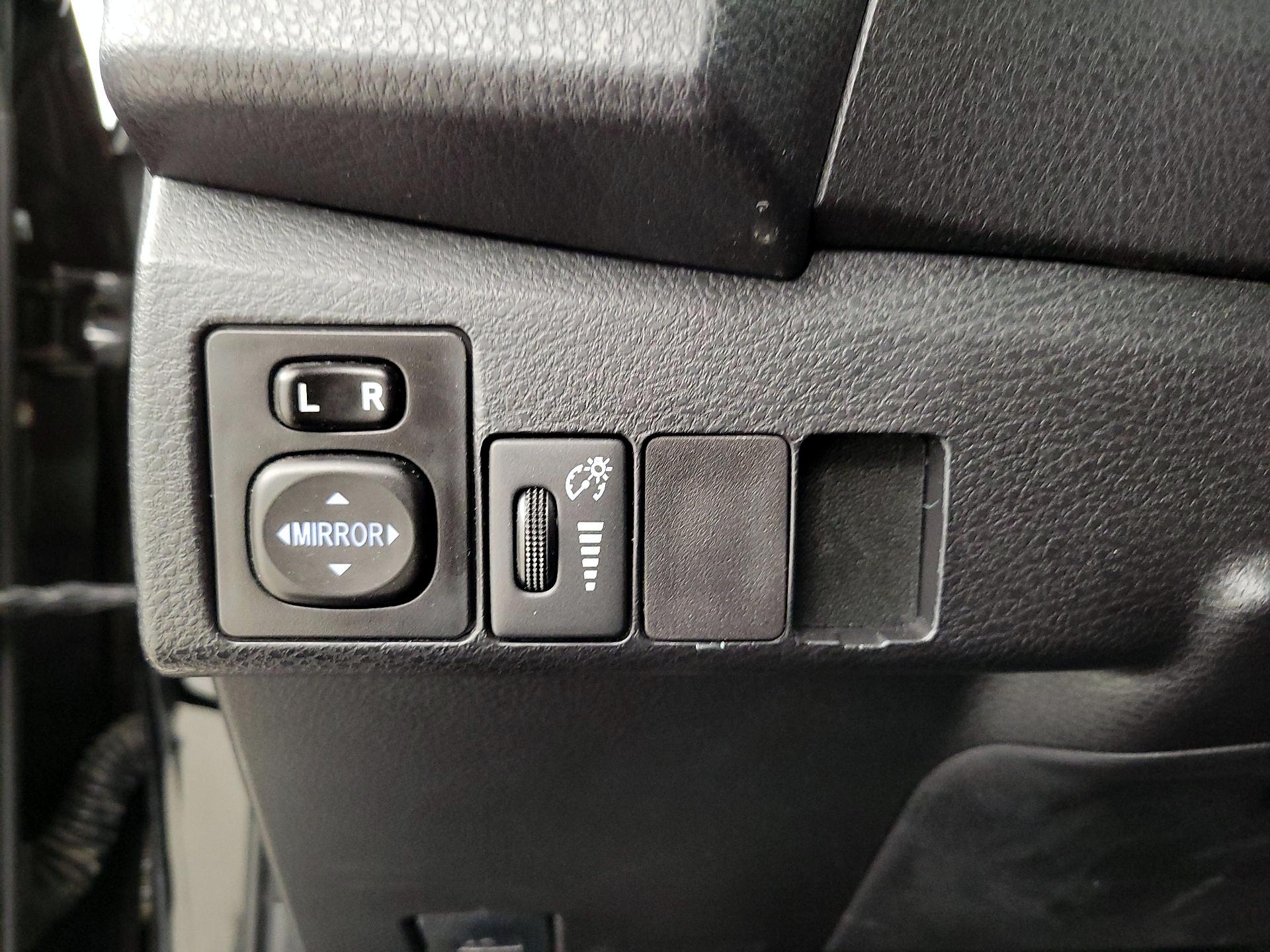 Thumbnail: 2014 Toyota Corolla - 13