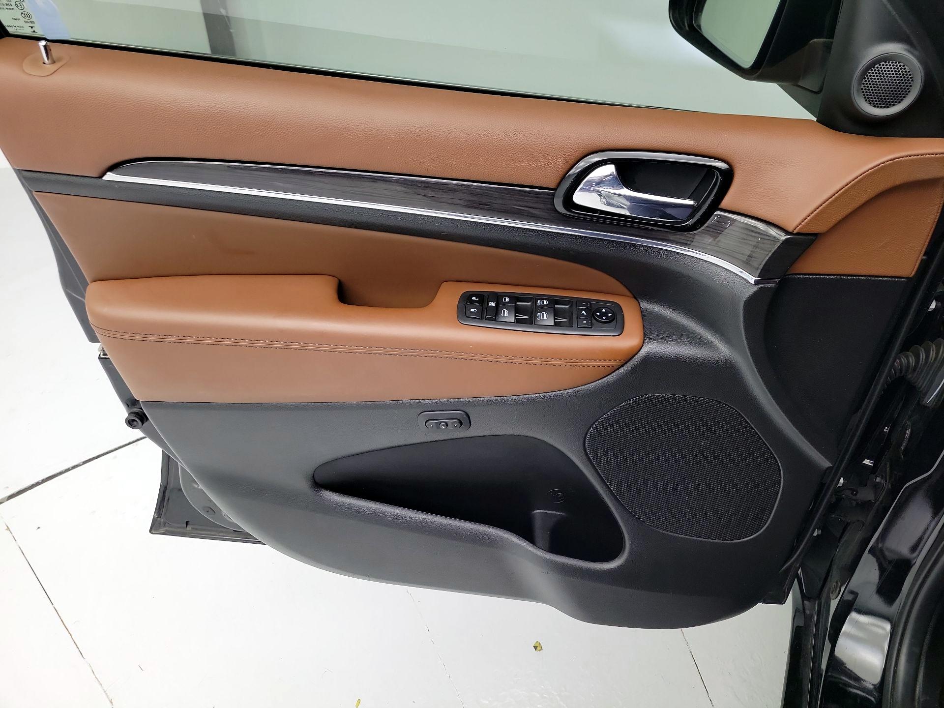 Thumbnail: 2021 Jeep Grand Cherokee - 12