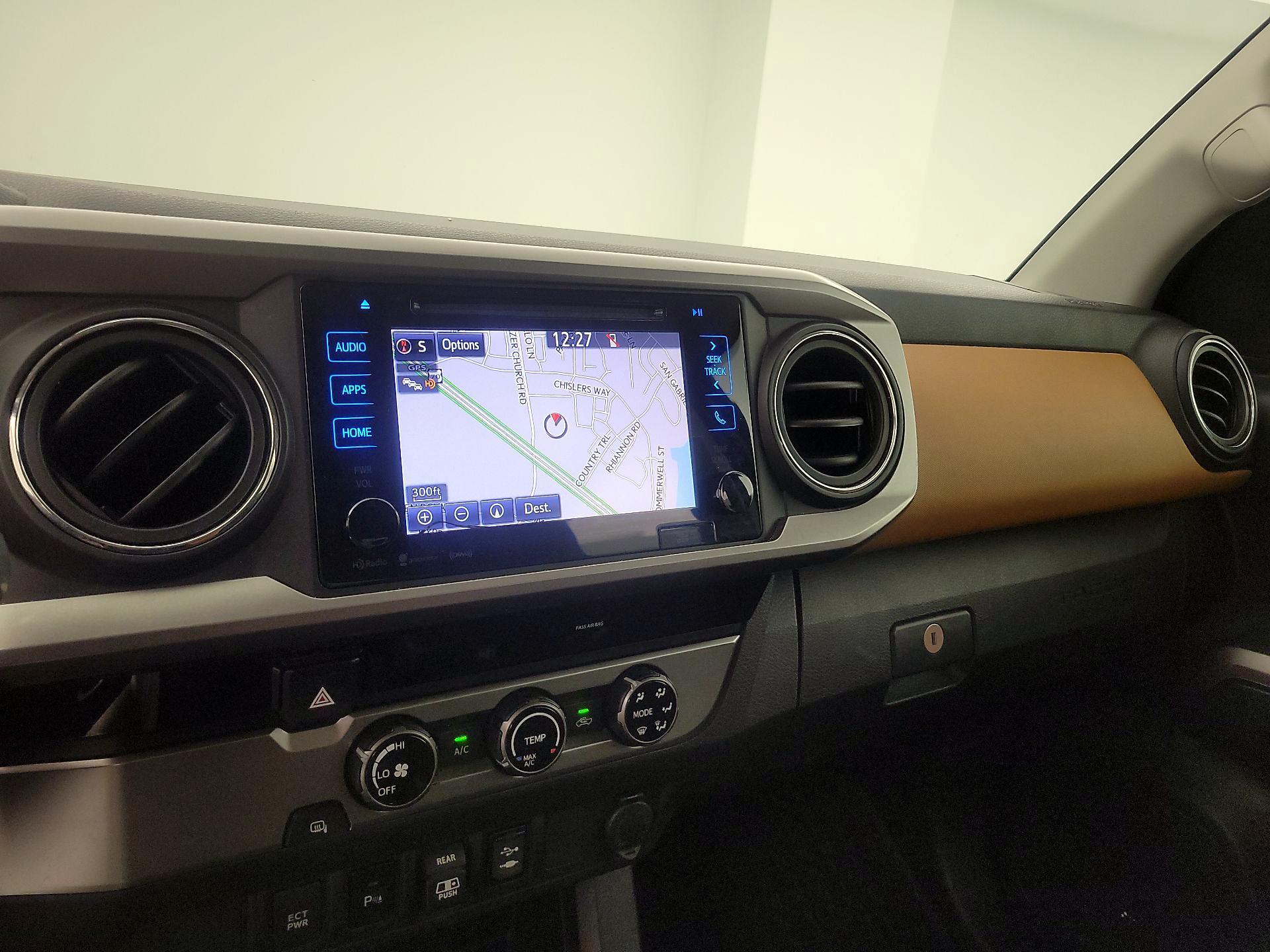 Thumbnail: 2018 Toyota Tacoma - 14