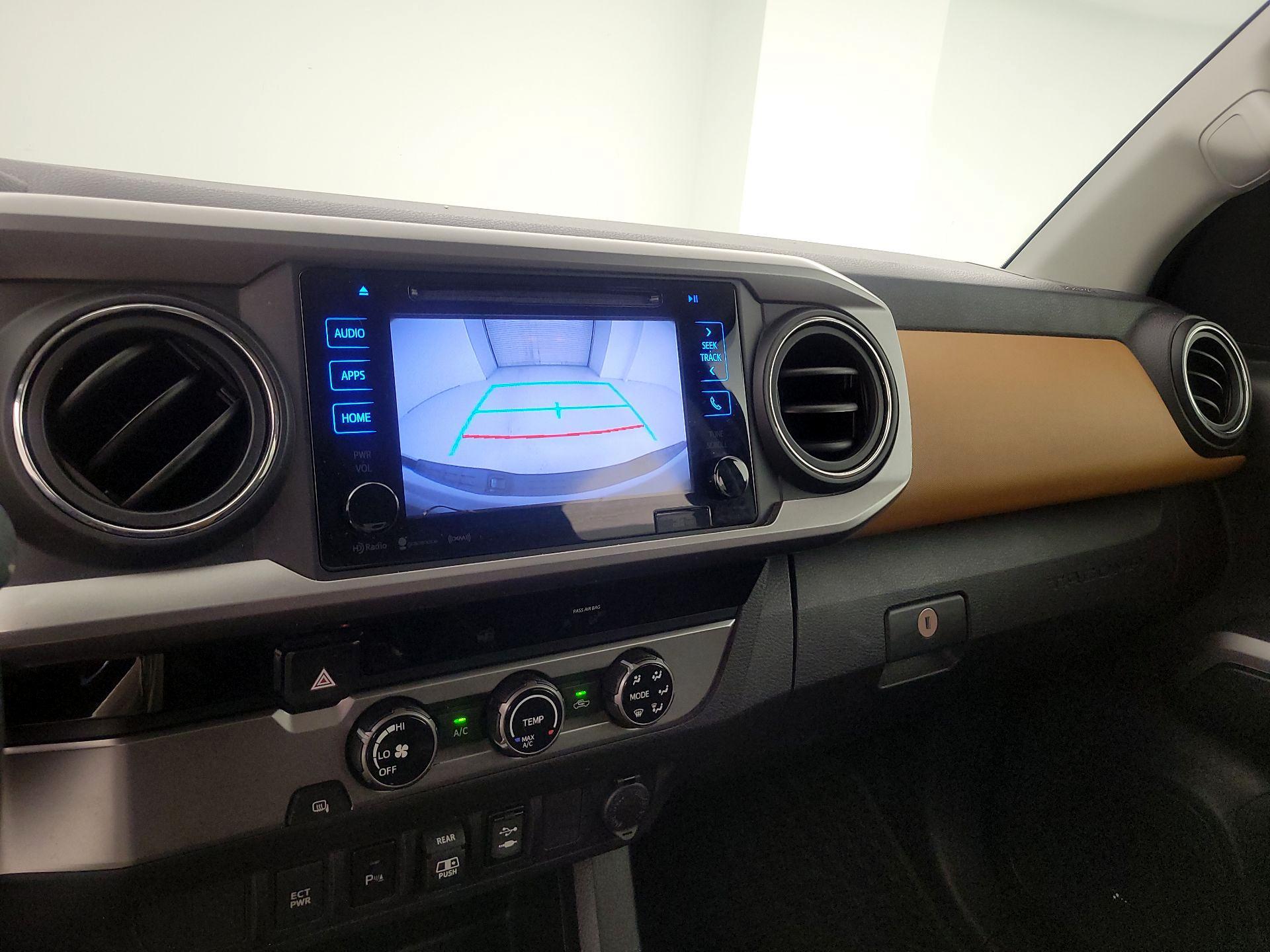 Thumbnail: 2018 Toyota Tacoma - 15