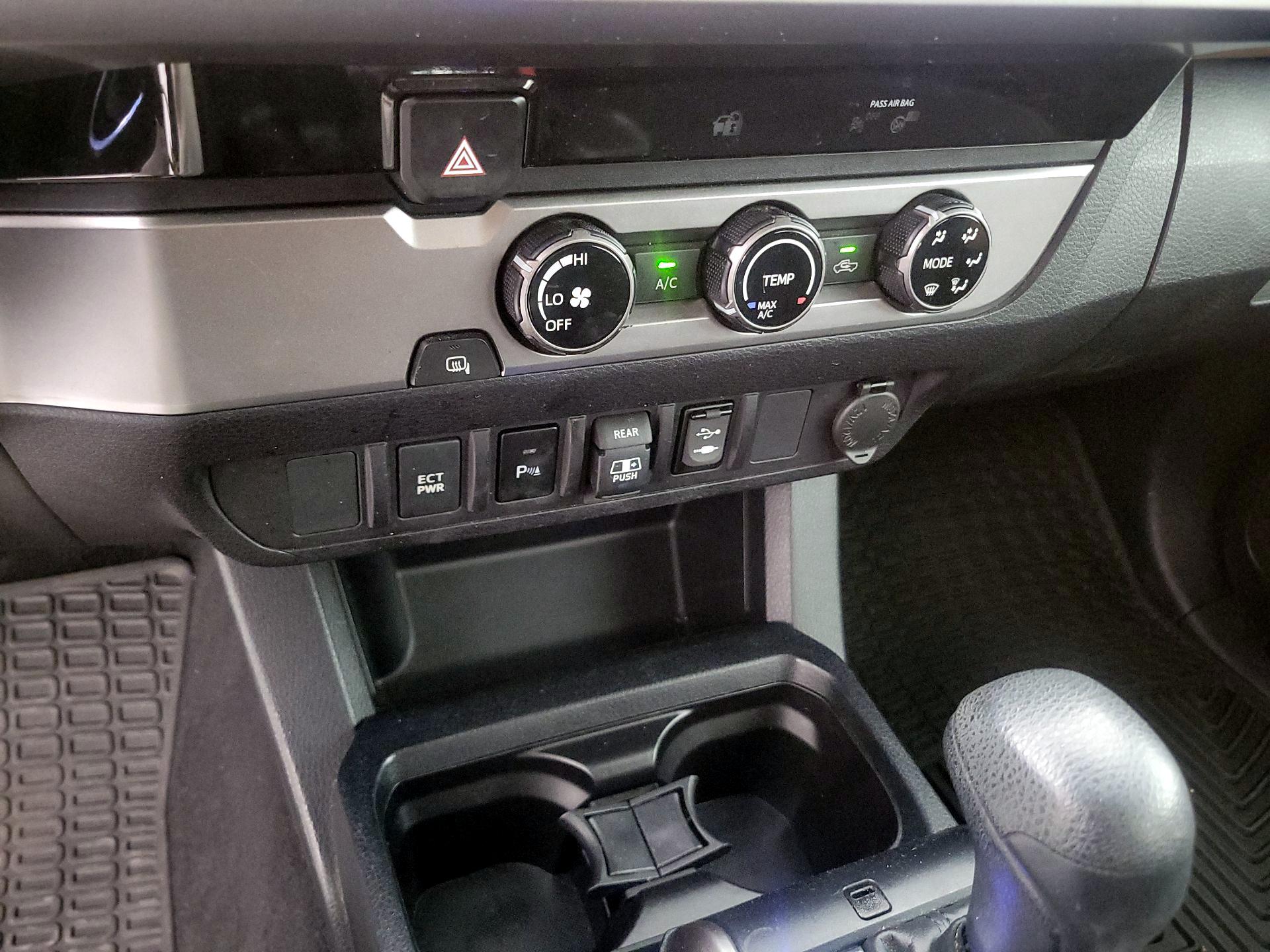 Thumbnail: 2018 Toyota Tacoma - 17