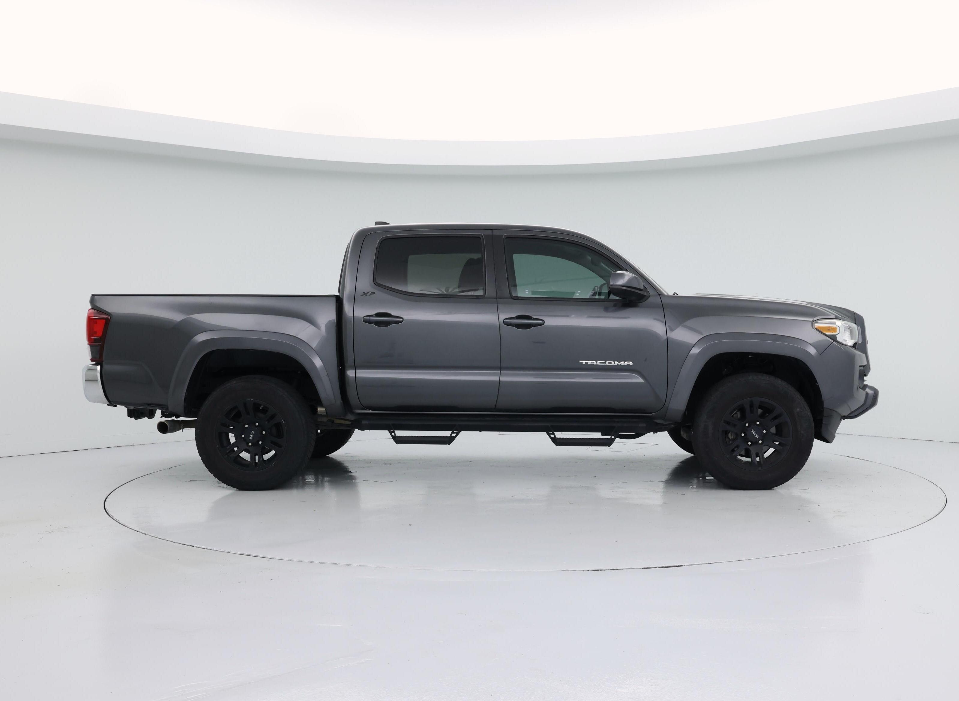 Thumbnail: 2018 Toyota Tacoma - 7