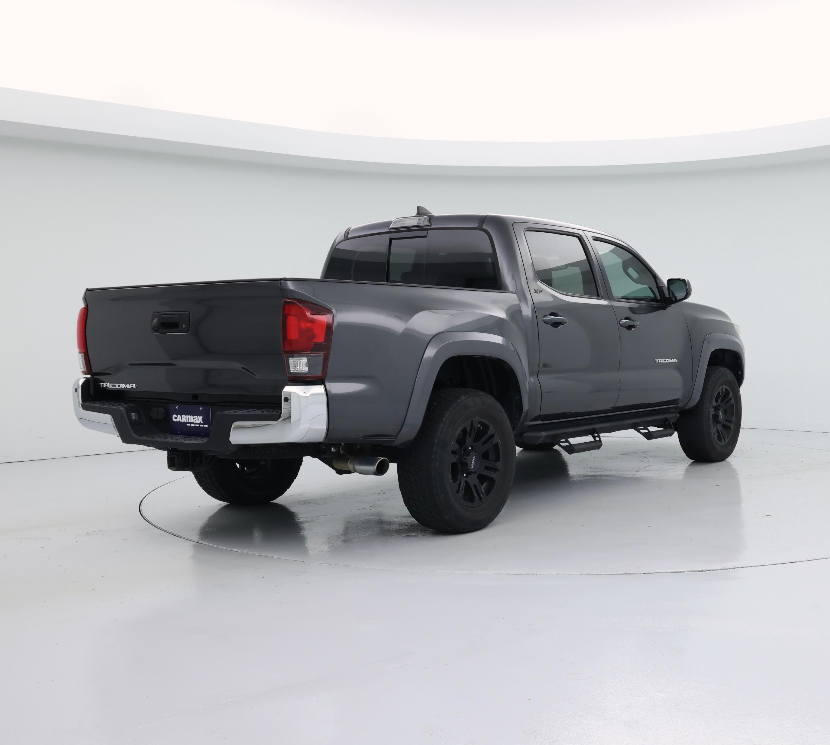 Thumbnail: 2018 Toyota Tacoma - 8