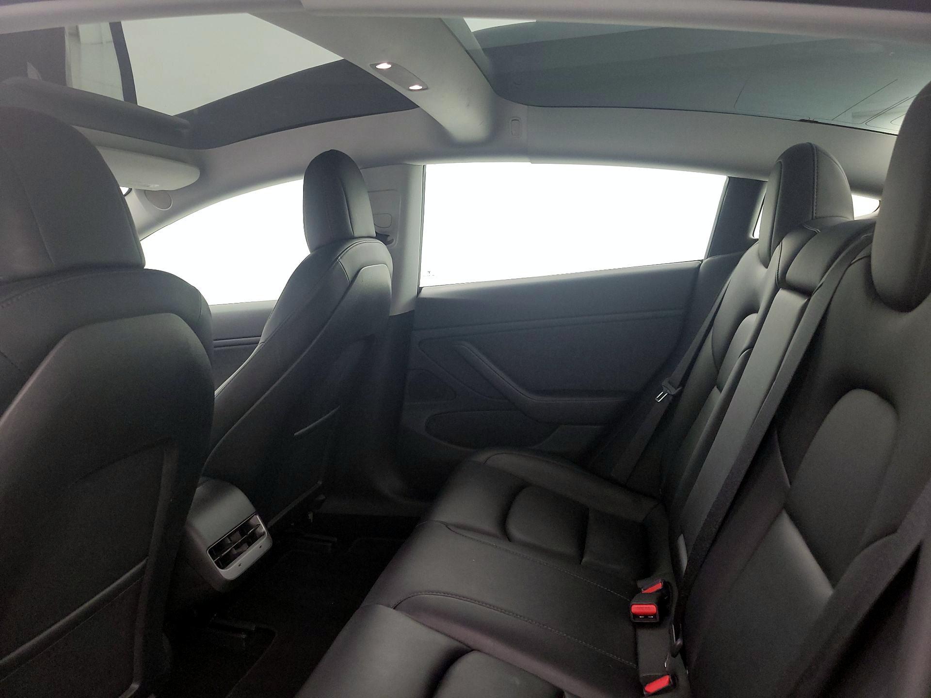 Thumbnail: 2021 Tesla Model 3 - 19