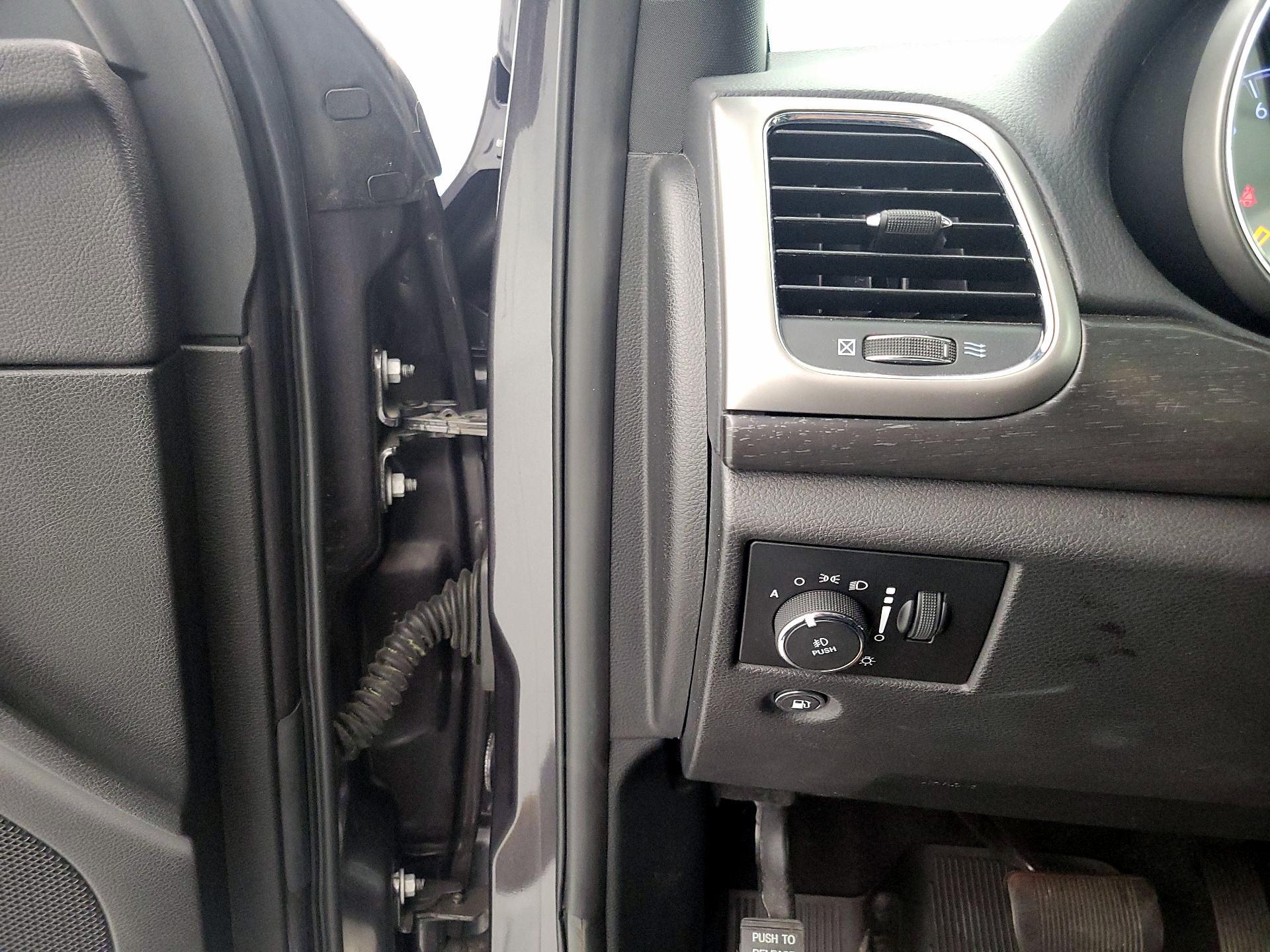 Thumbnail: 2018 Jeep Grand Cherokee - 13