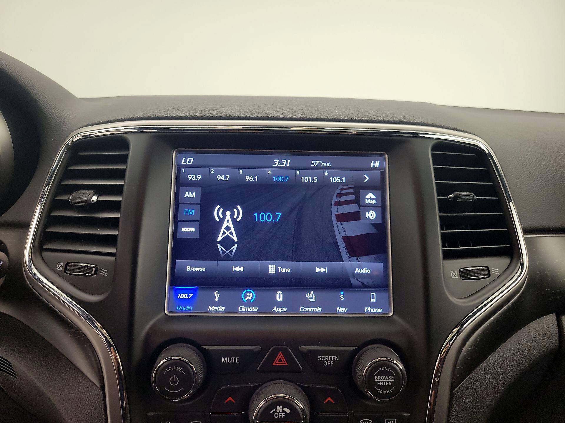 Thumbnail: 2018 Jeep Grand Cherokee - 16