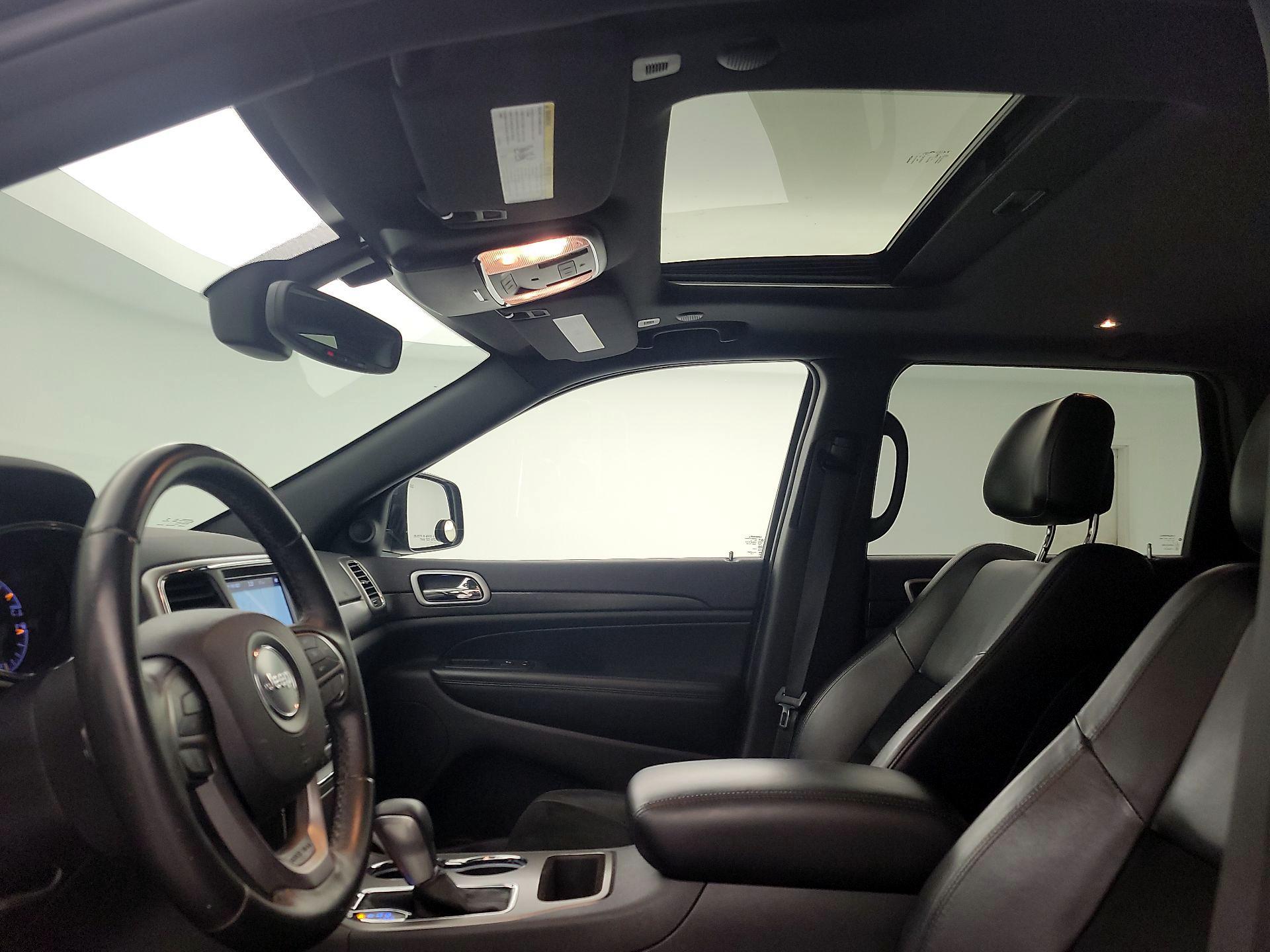 Thumbnail: 2018 Jeep Grand Cherokee - 20