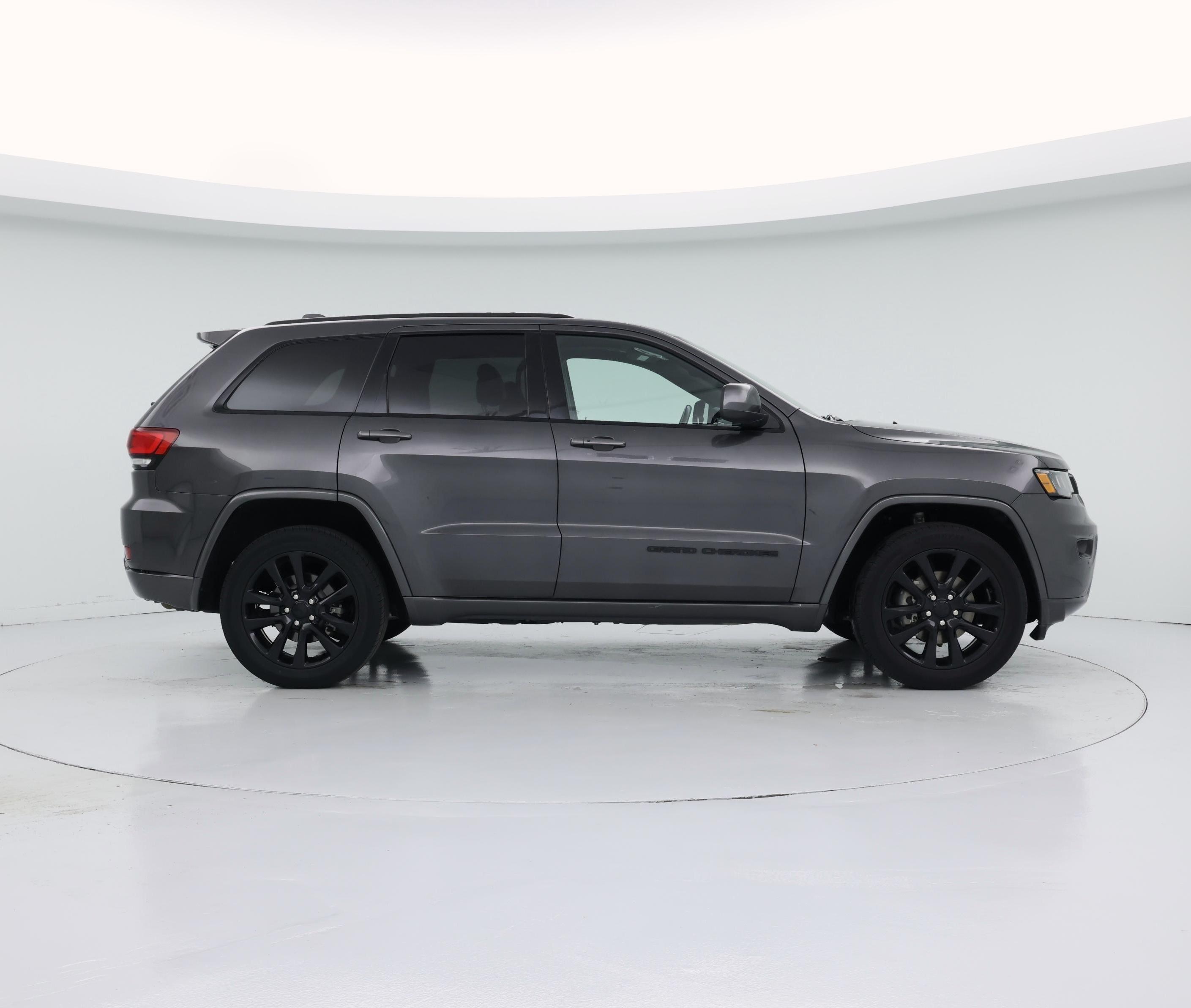 Thumbnail: 2018 Jeep Grand Cherokee - 7