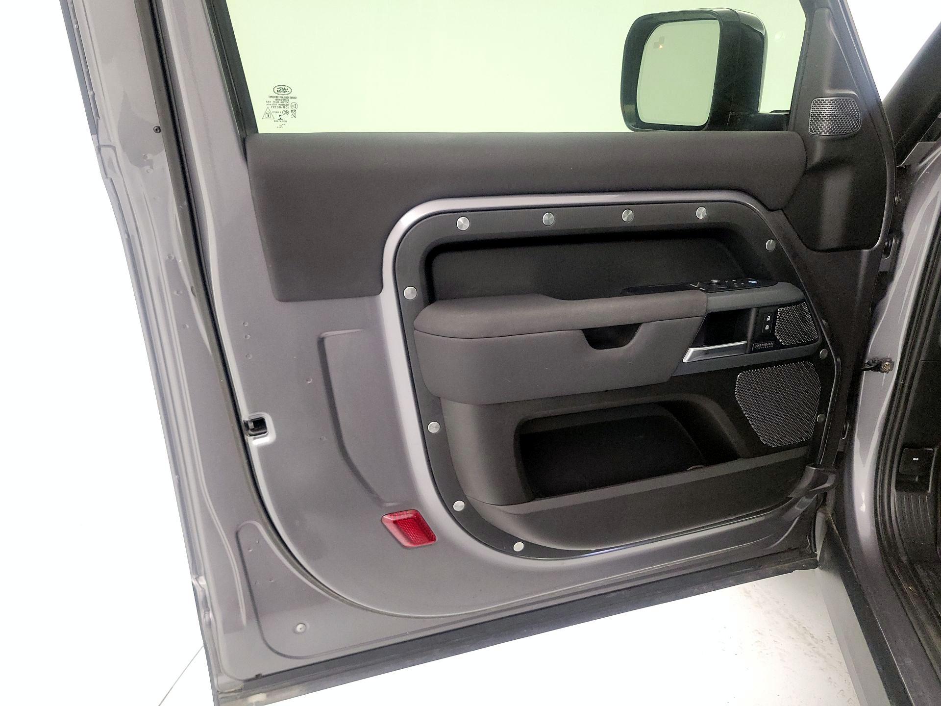 Thumbnail: 2022 Land Rover Defender - 12