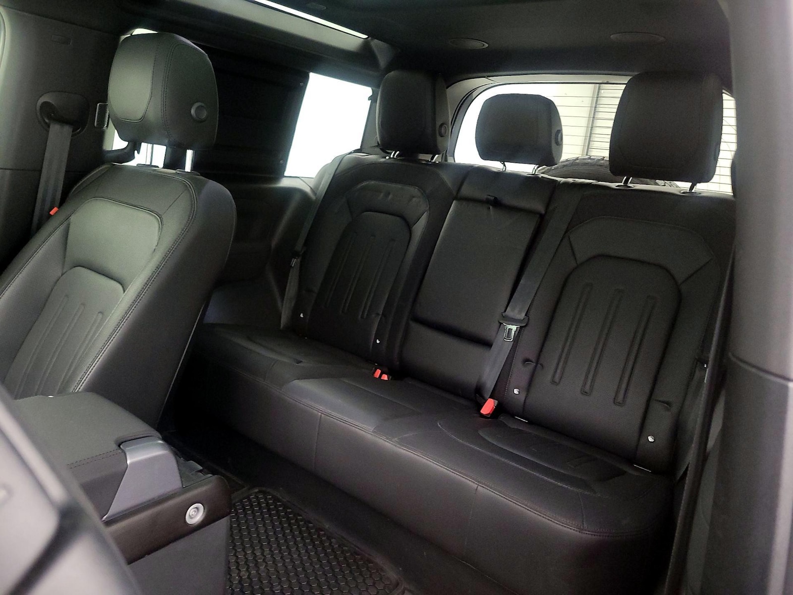 2022 Land Rover Defender X-Dynamic SE - Photo 22