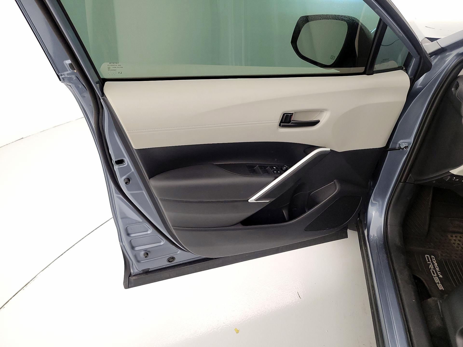 Thumbnail: 2026 Toyota Corolla Cross - 12