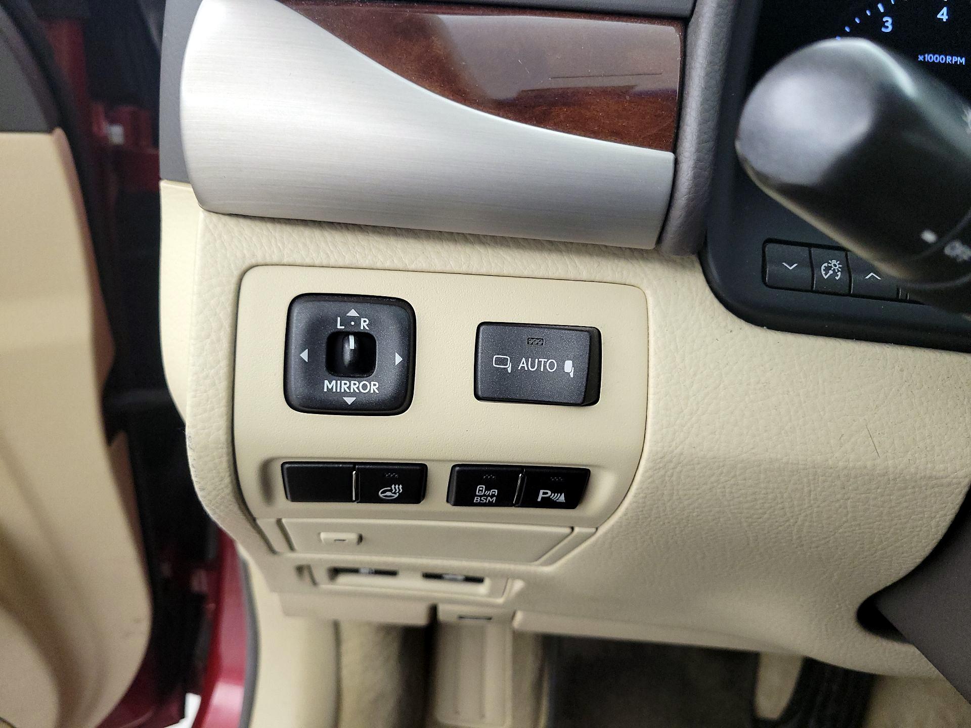 Thumbnail: 2015 Lexus LS - 13