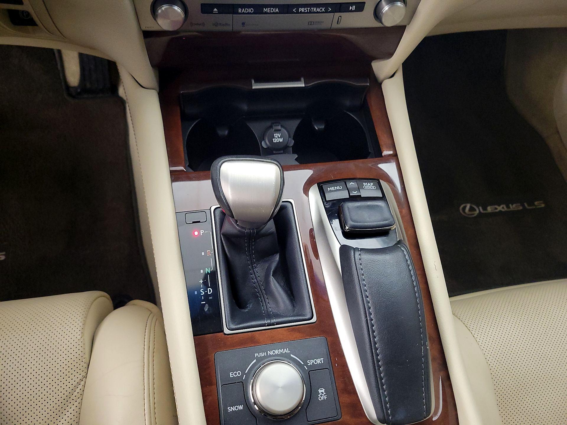 Thumbnail: 2015 Lexus LS - 17