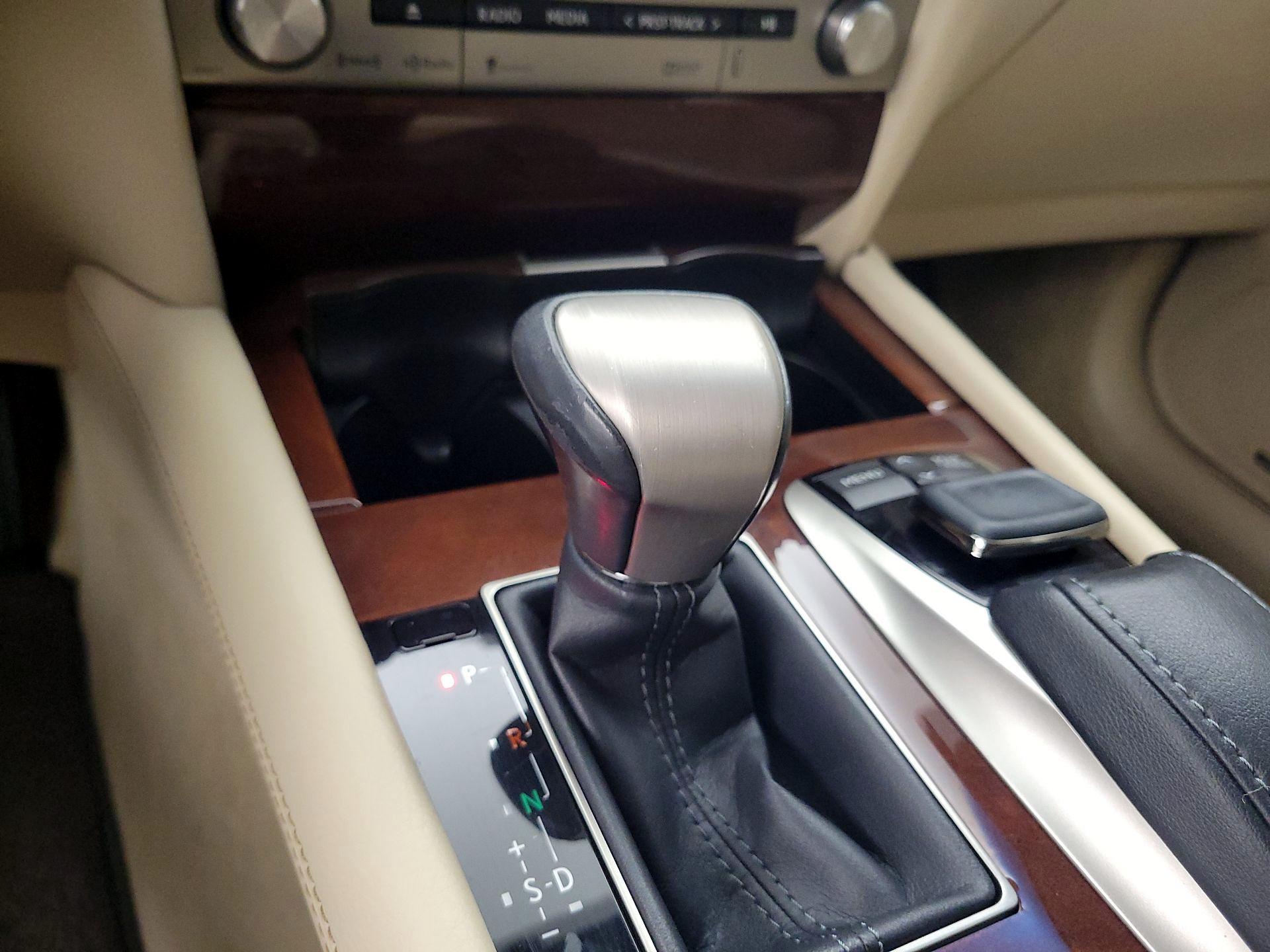 Thumbnail: 2015 Lexus LS - 18