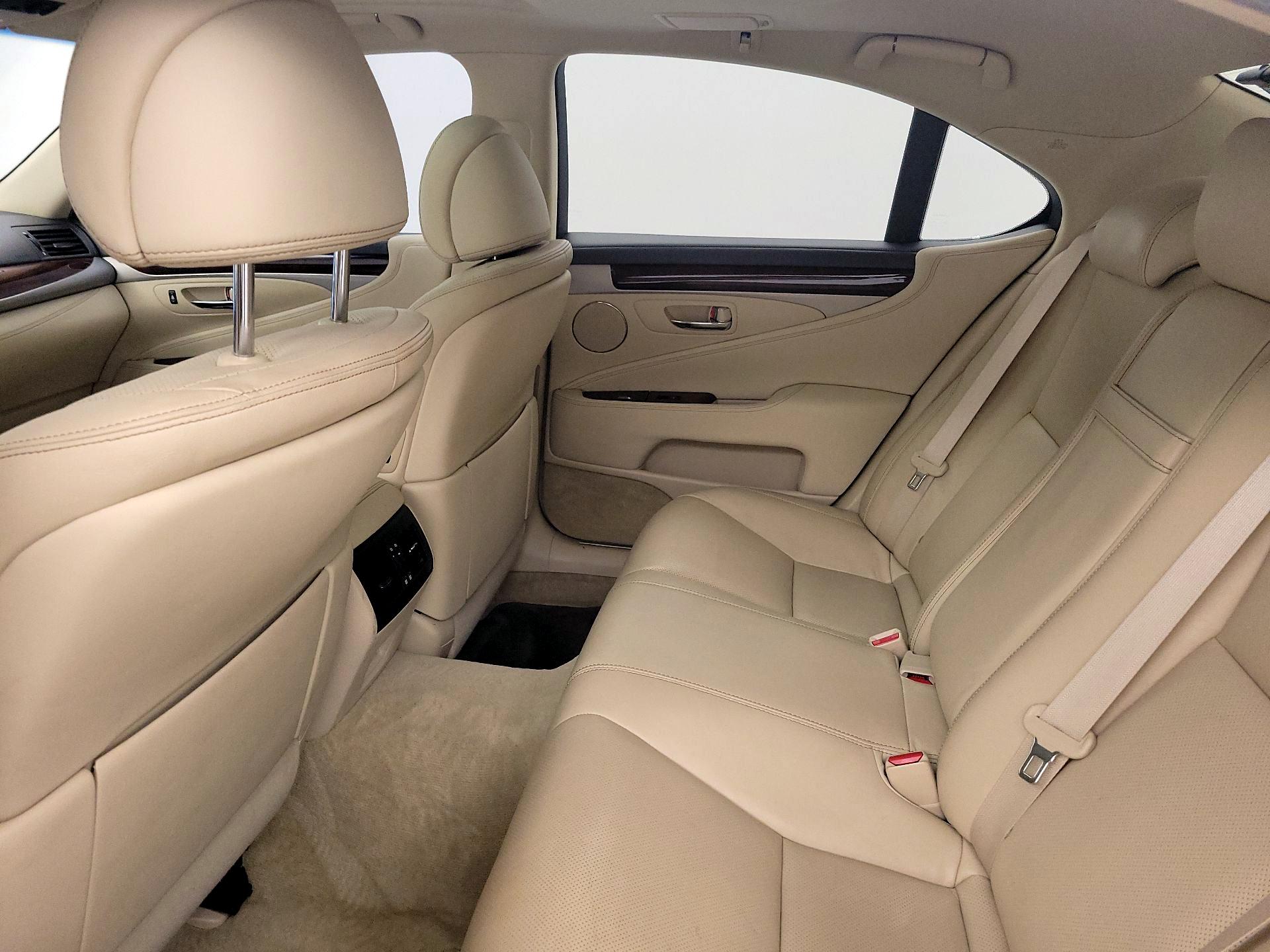 Thumbnail: 2015 Lexus LS - 20