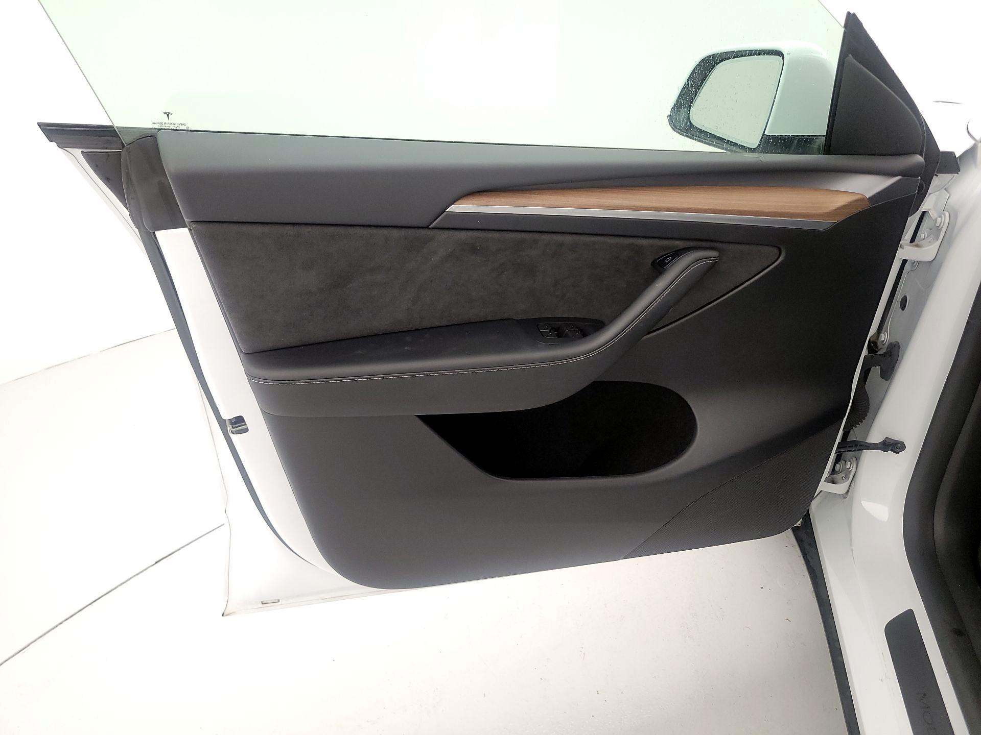 Thumbnail: 2023 Tesla Model Y - 12