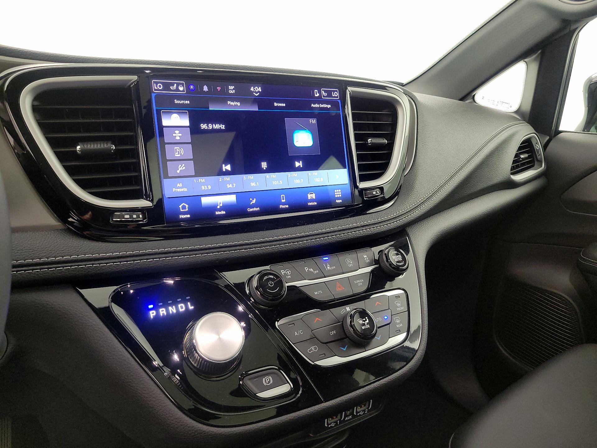 Thumbnail: 2025 Chrysler Pacifica - 15