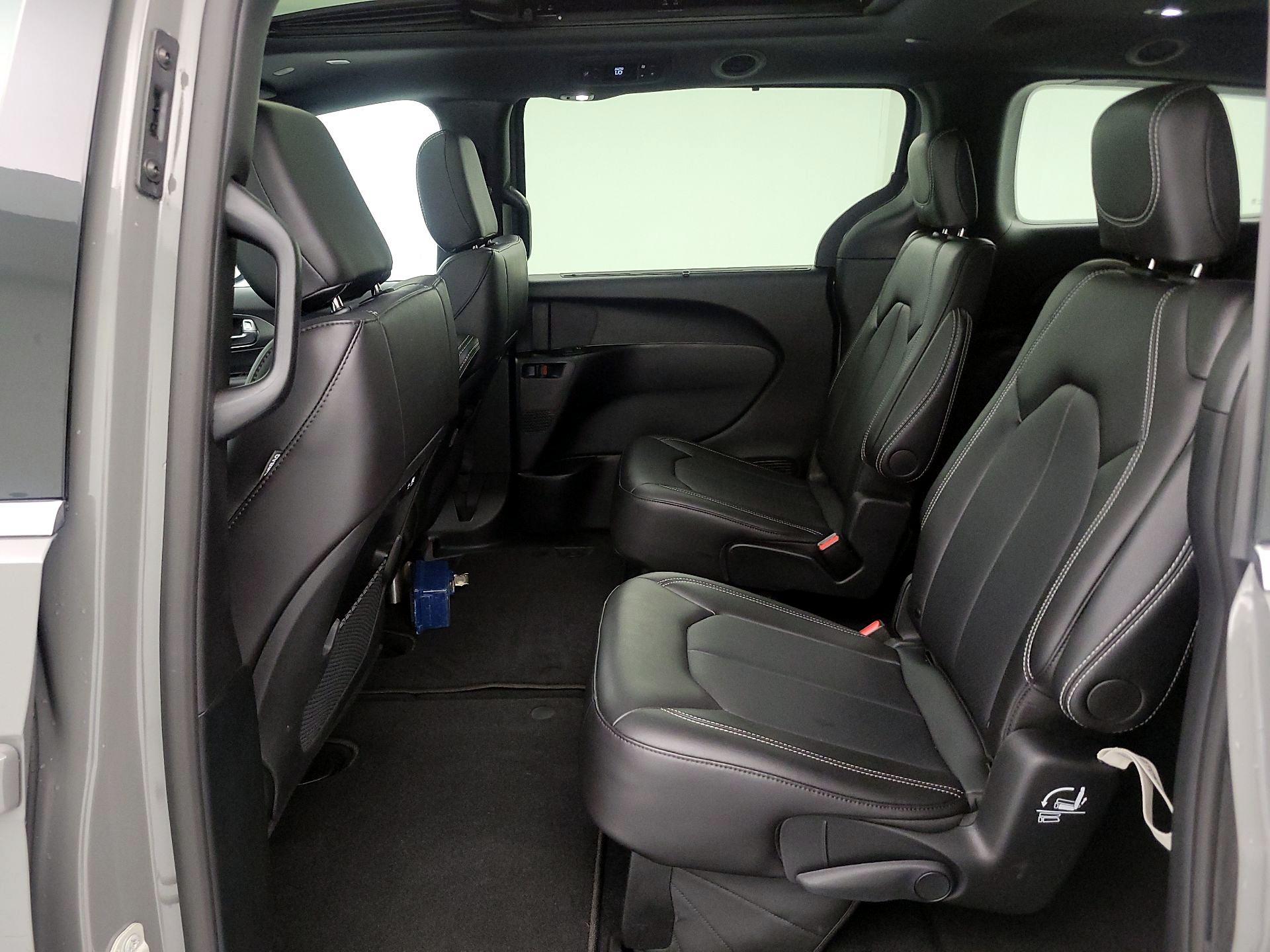 Thumbnail: 2025 Chrysler Pacifica - 20