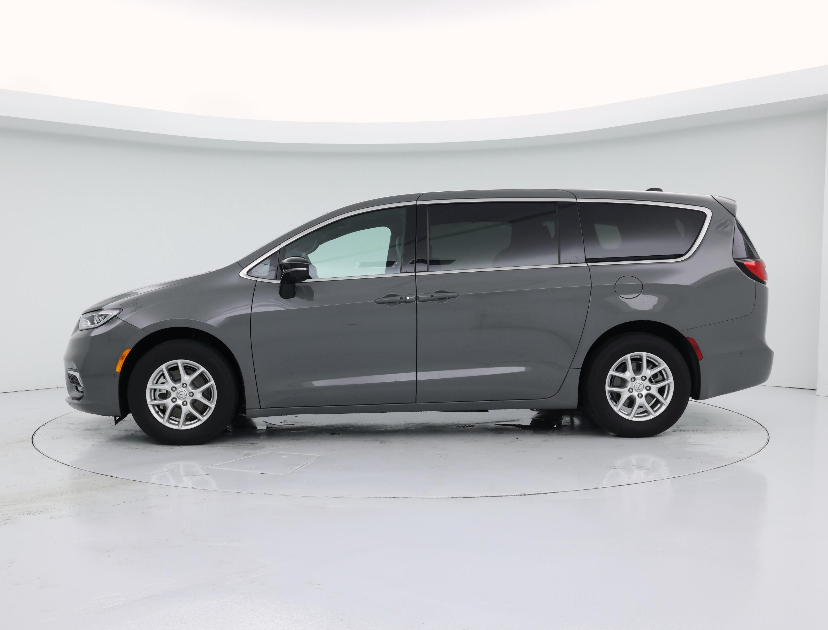 Thumbnail: 2025 Chrysler Pacifica - 3