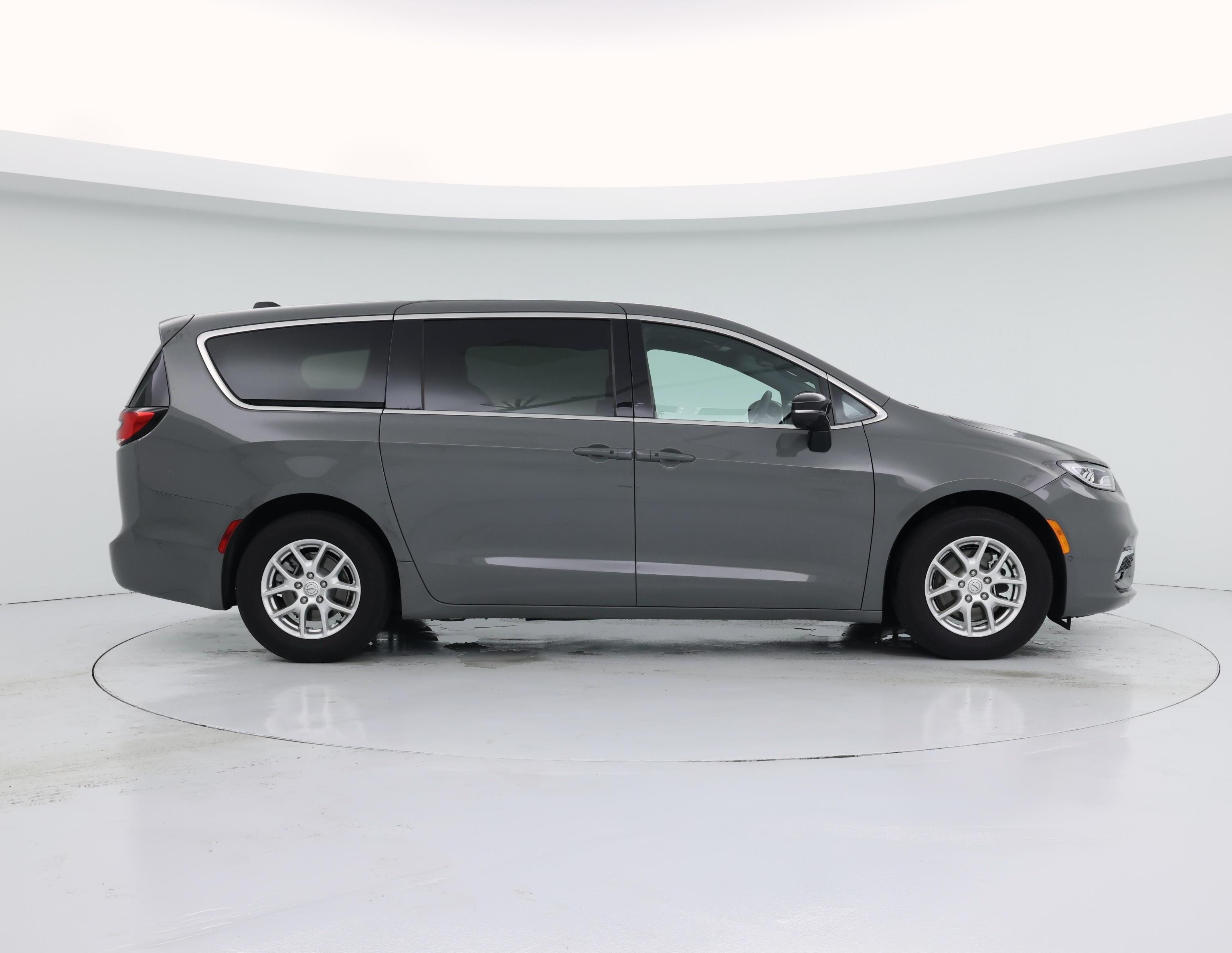 Thumbnail: 2025 Chrysler Pacifica - 7
